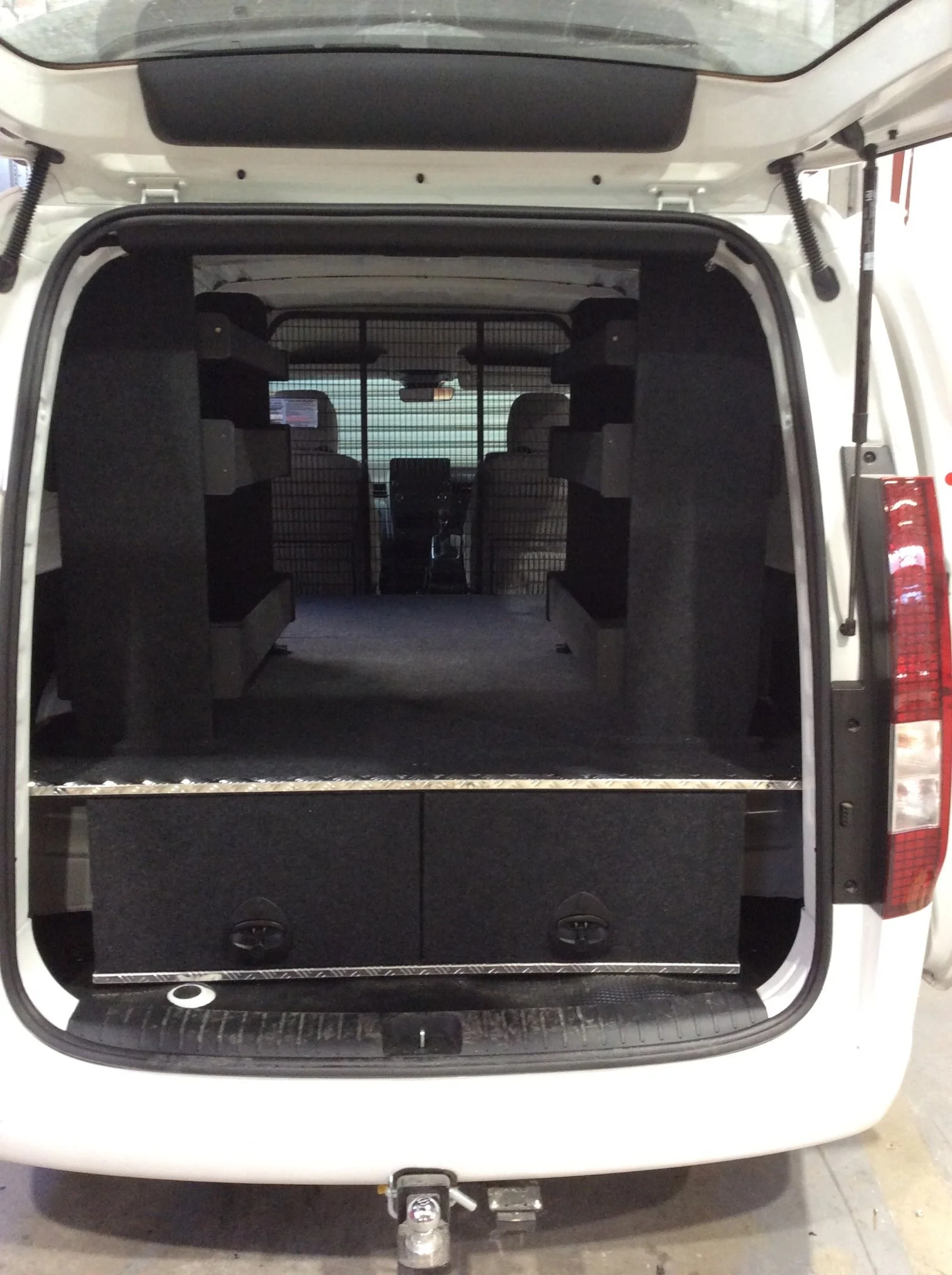 STARIA LOAD — Lawson Automotive