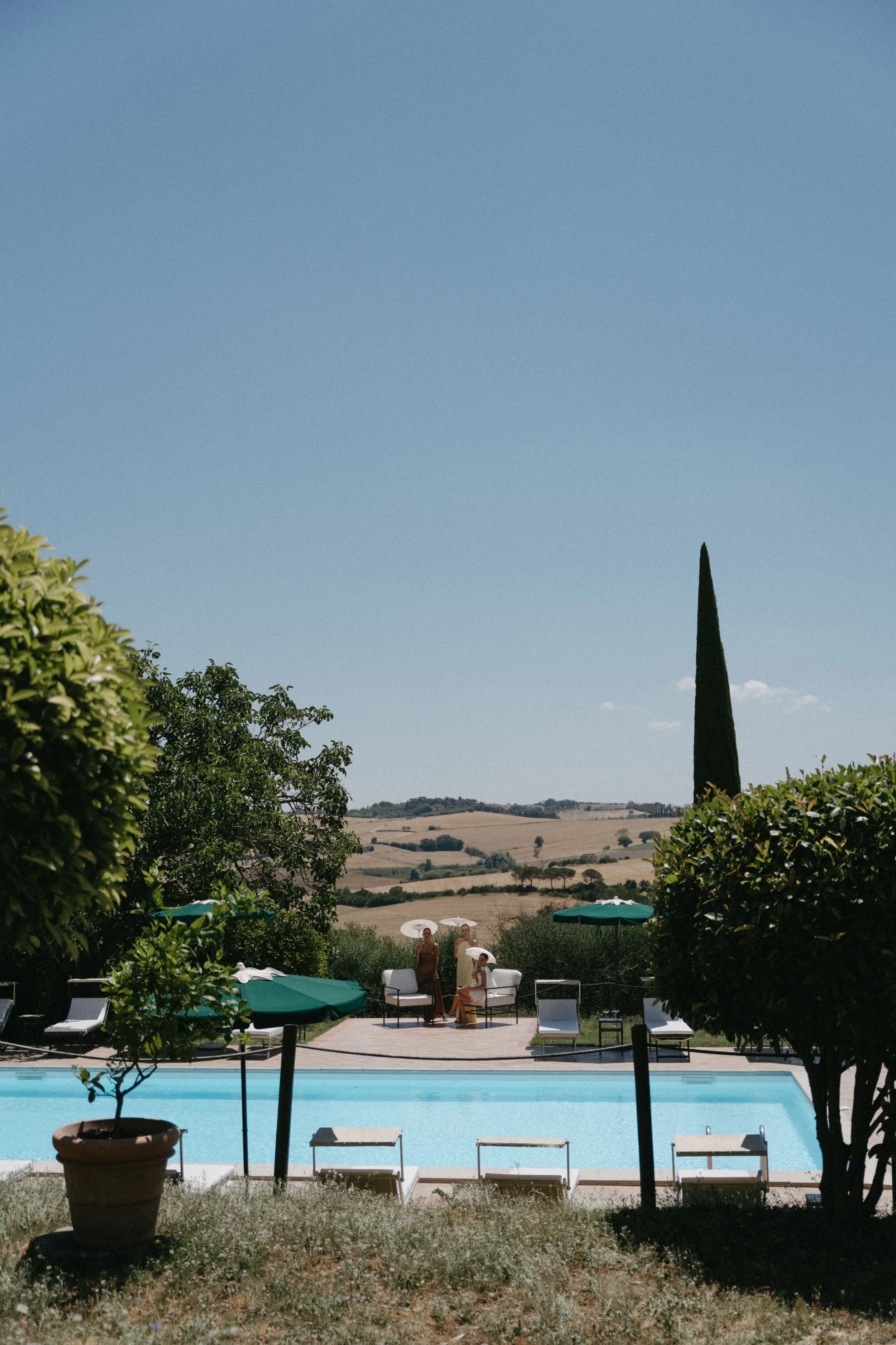 Tuscany destination wedding at villa cozzano