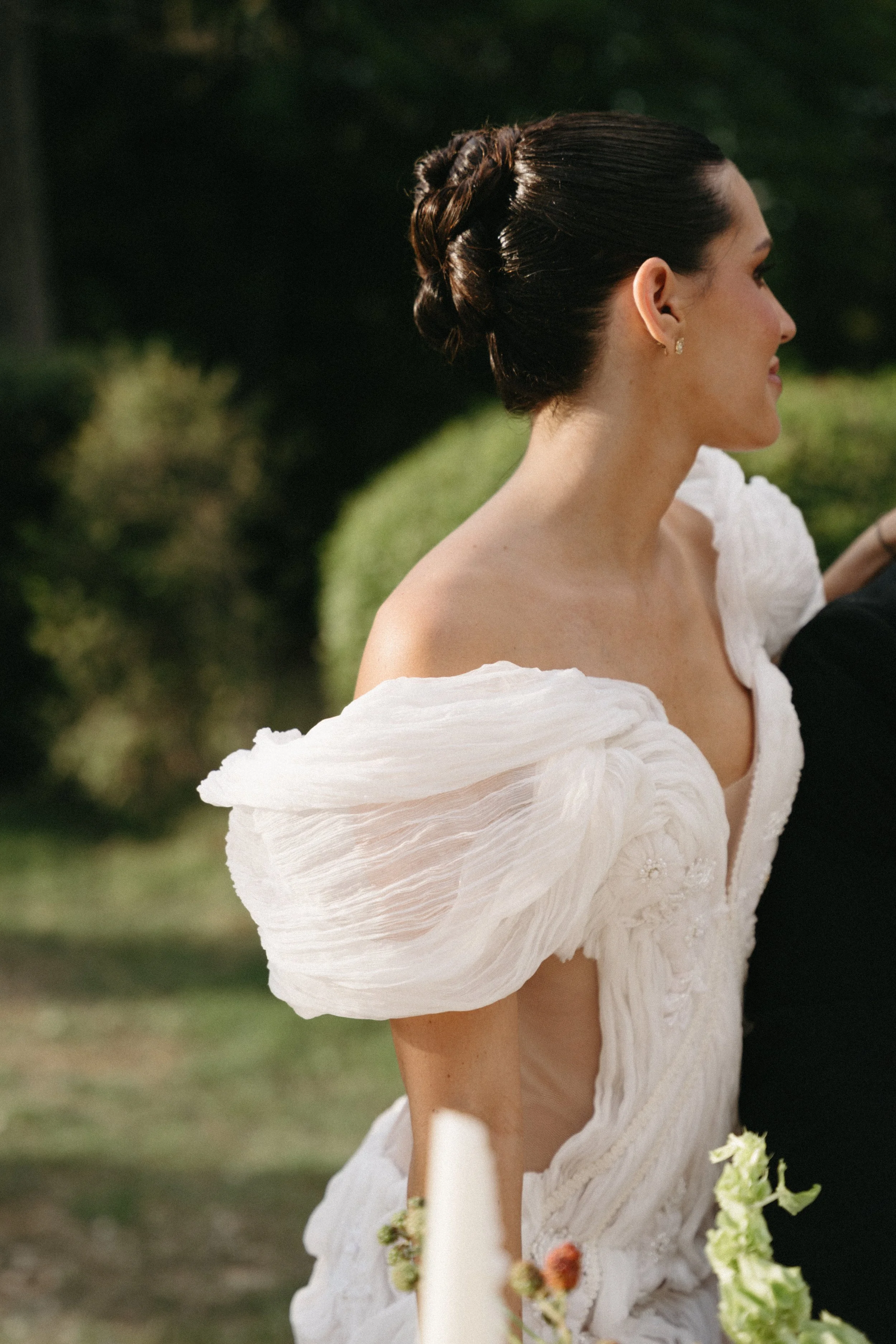 bridal attire details at editorial wedding shoot in tuscany