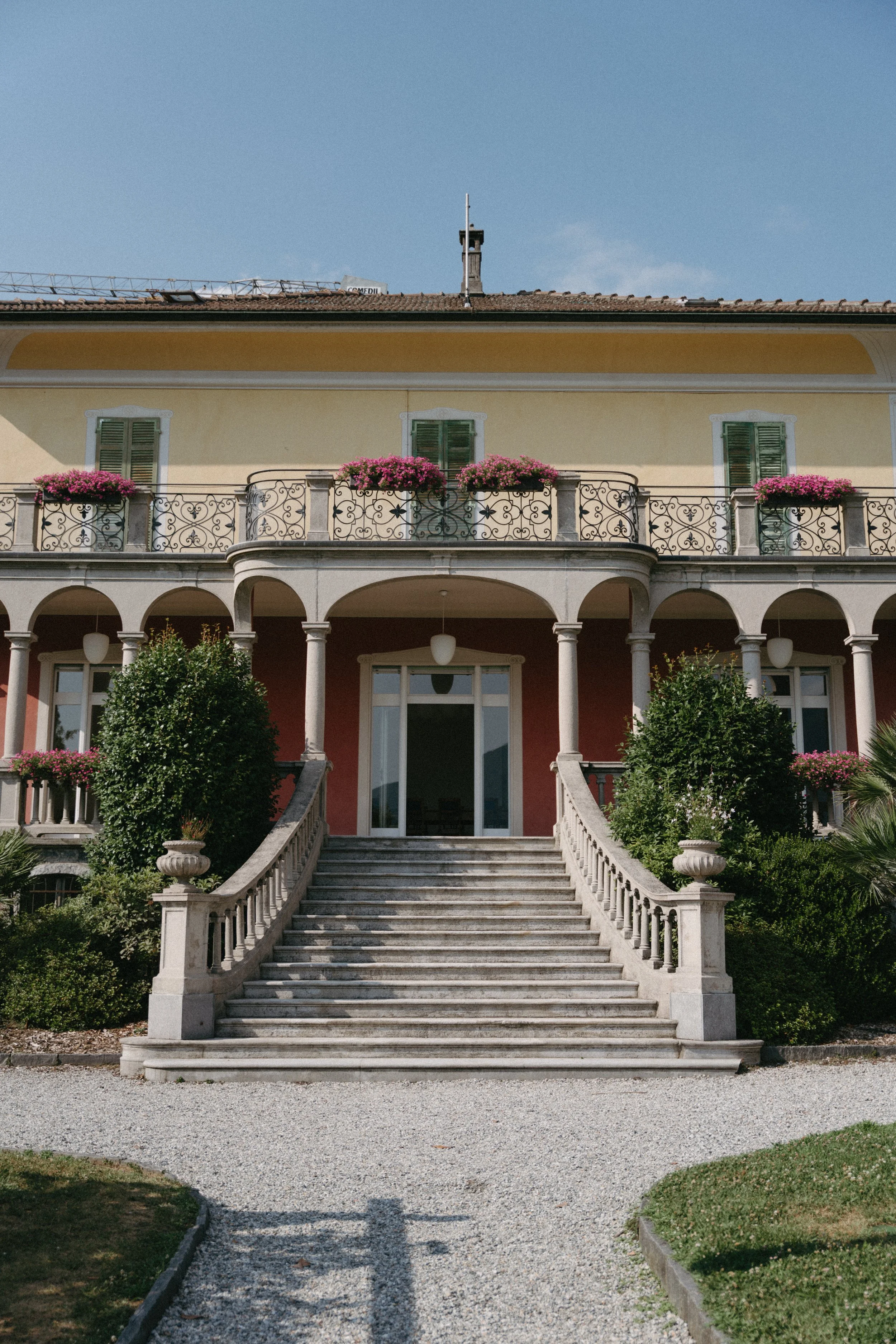 photo of the front of Villa San Quirico in Minusio before wedding ceremony
