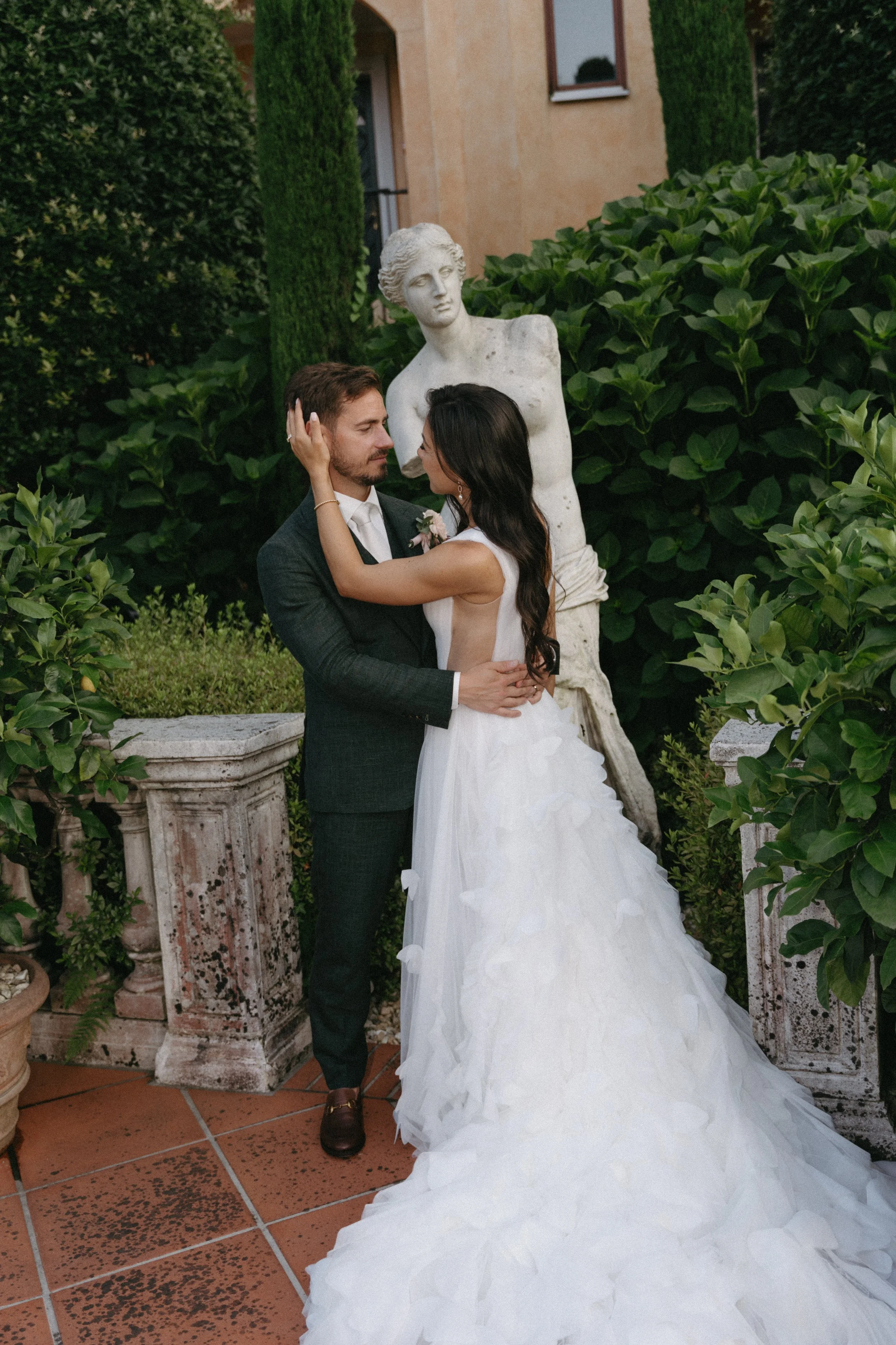 Editorial-style couple portraits at Villa San Quirico in Minusio, Switzerland