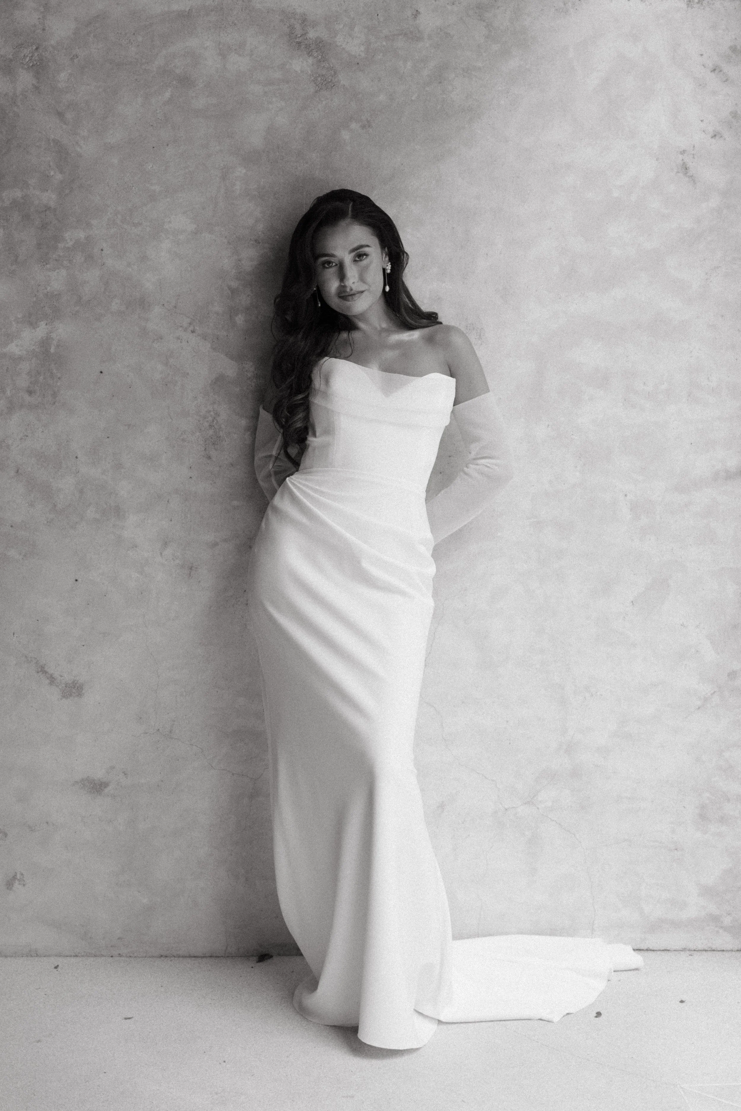 editorial portrait of bride before the ceremony at odyssey mansion in koh samui