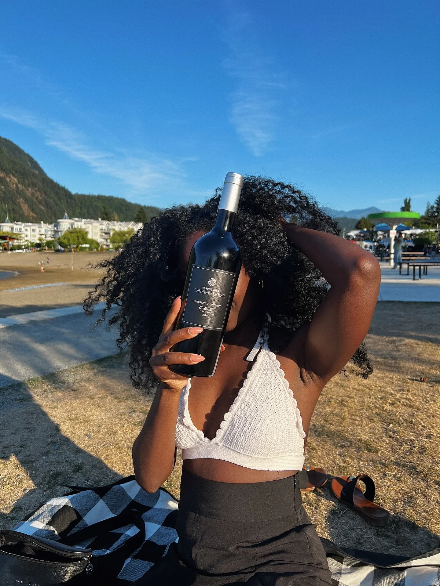 Unwinding in Sasquatch, Canada 🇨🇦👣
 
A bottle of Trader Joe&rsquo;s Diamond Reserve Cabernet Sauvignon (Oakville Napa Valley 2020), fresh mountain air, and the most beautiful views to end the day. Sometimes simple moments like these are the best k