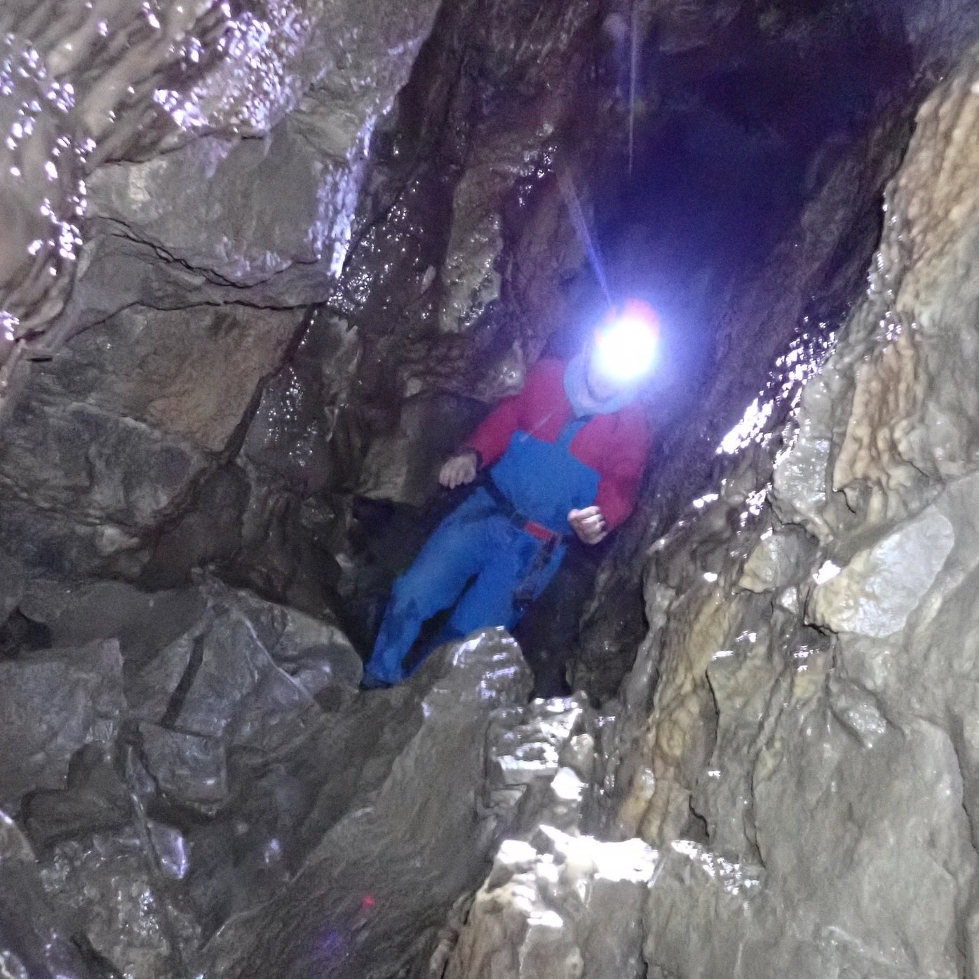 Easy walking-size passage