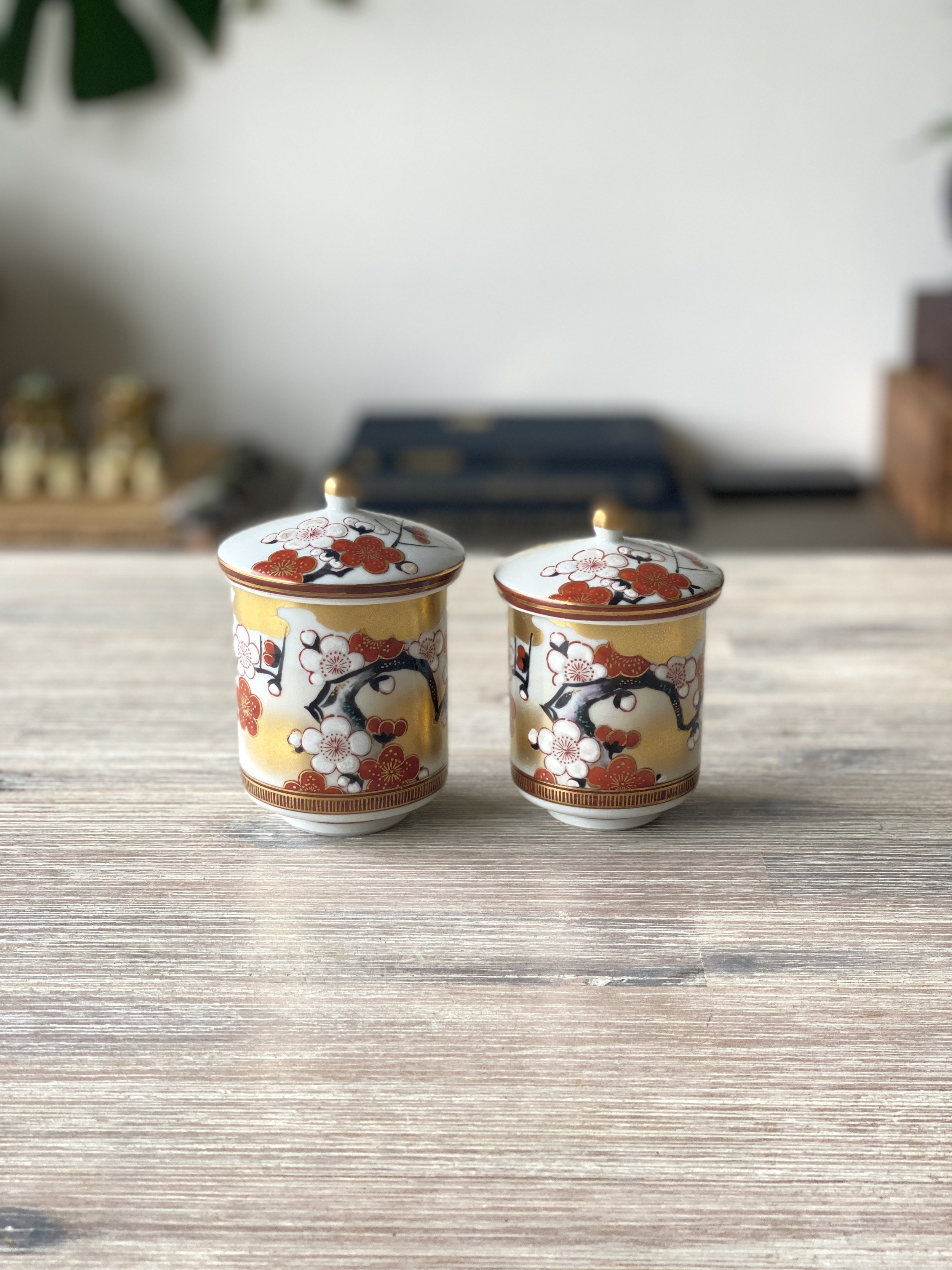 Kutani Ware Lidded Teacups