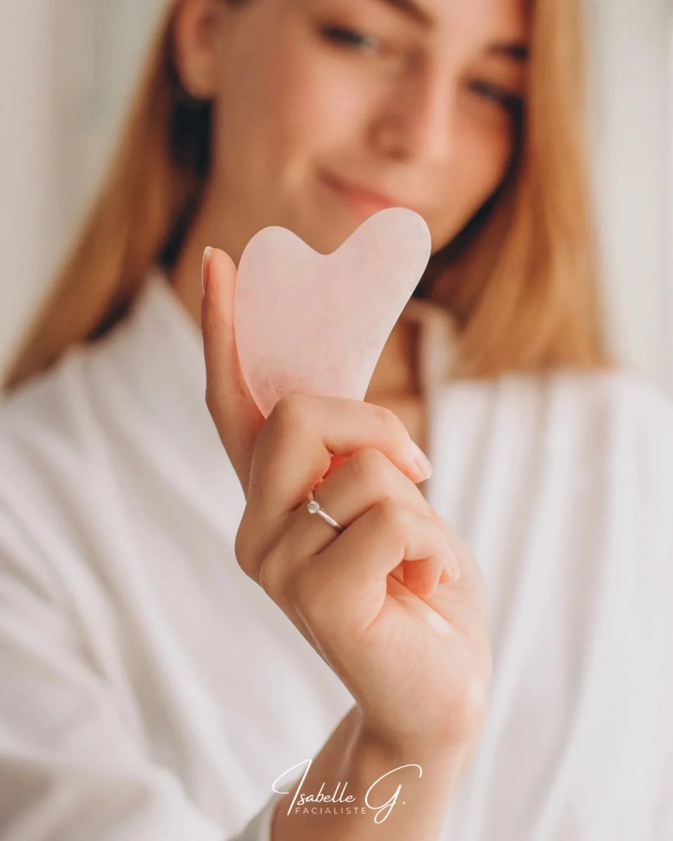 Ce n&rsquo;est pas un soin. C&rsquo;est une exp&eacute;rience d&rsquo;exception pour la peau.

Pour la Saint-Valentin, offrez &agrave; votre visage l&rsquo;art d&rsquo;&ecirc;tre sublime. 🤍

📅 Prenez votre rdv beaut&eacute; et bien-&ecirc;tre en MP