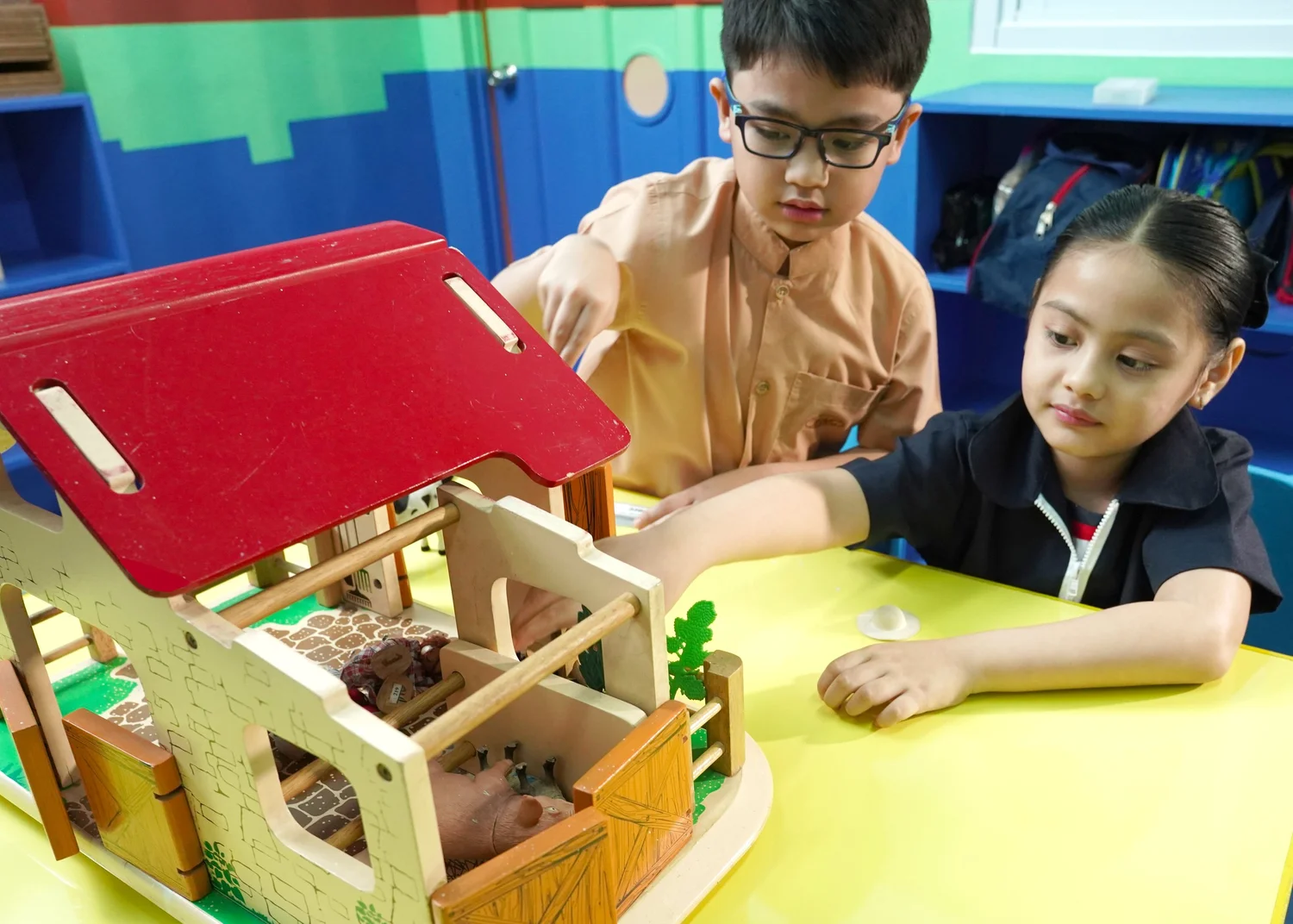 Grade School Primary — OB Montessori Center