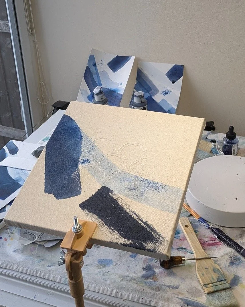Stepping outside my comfort zone, fuelled by daily 'bad art' sessions, brought me here. This square canvas, a constant thought, is the result of really following my curiosity and finding unexpected beauty in the process.
.
.
.
#ocean #oceanlife #text