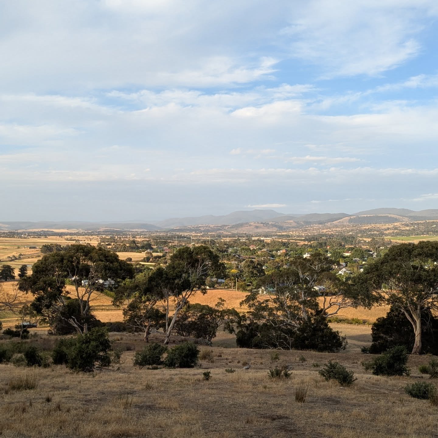 My valley, my roots. Almost 20 years away, but it still feels like home. The UK couldn't prepare me for the emotions that hit me when I returned. 
#homesweethome🏡 #coalrivervalley #landscape #winelovers #explore