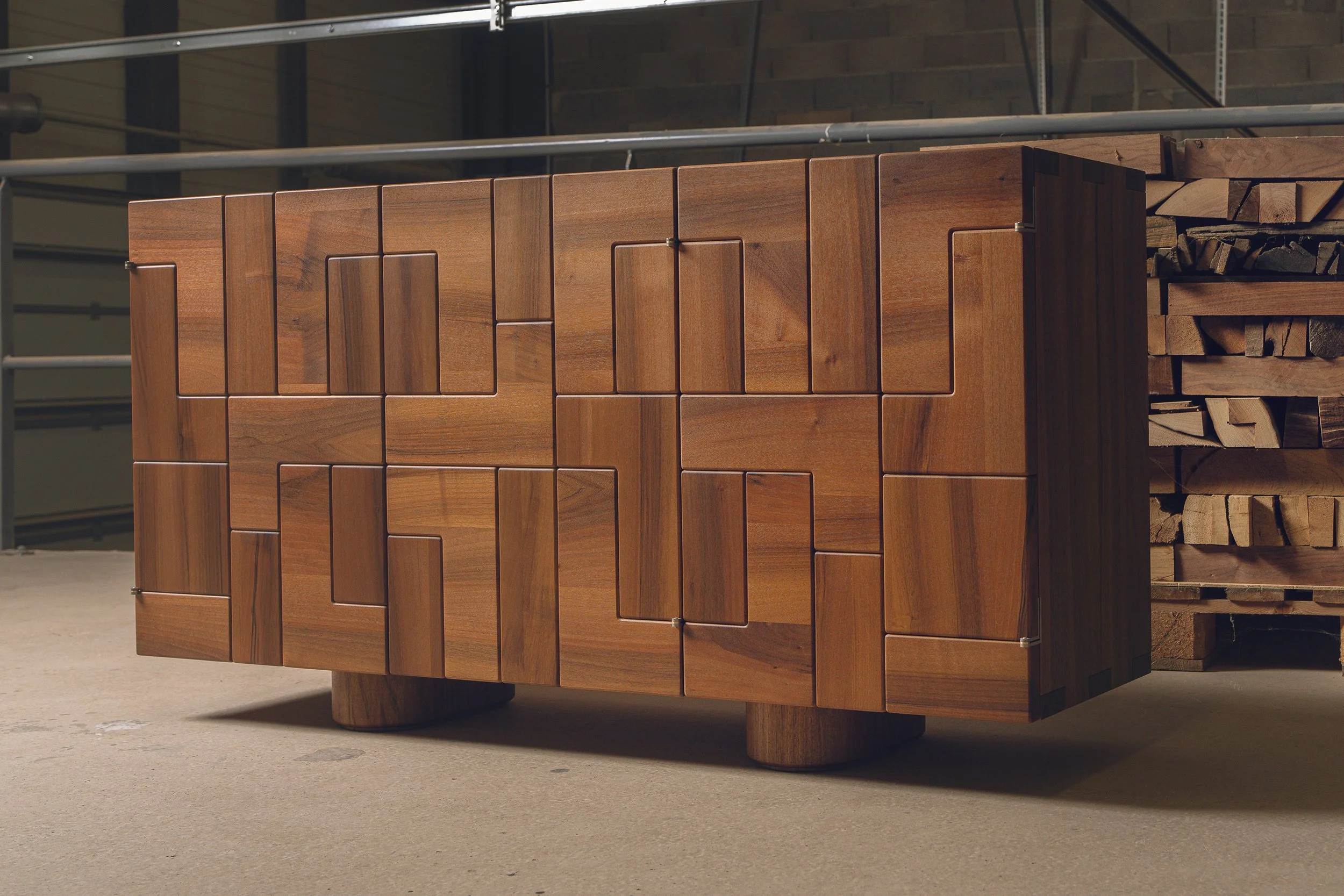 WA SIDEBOARD