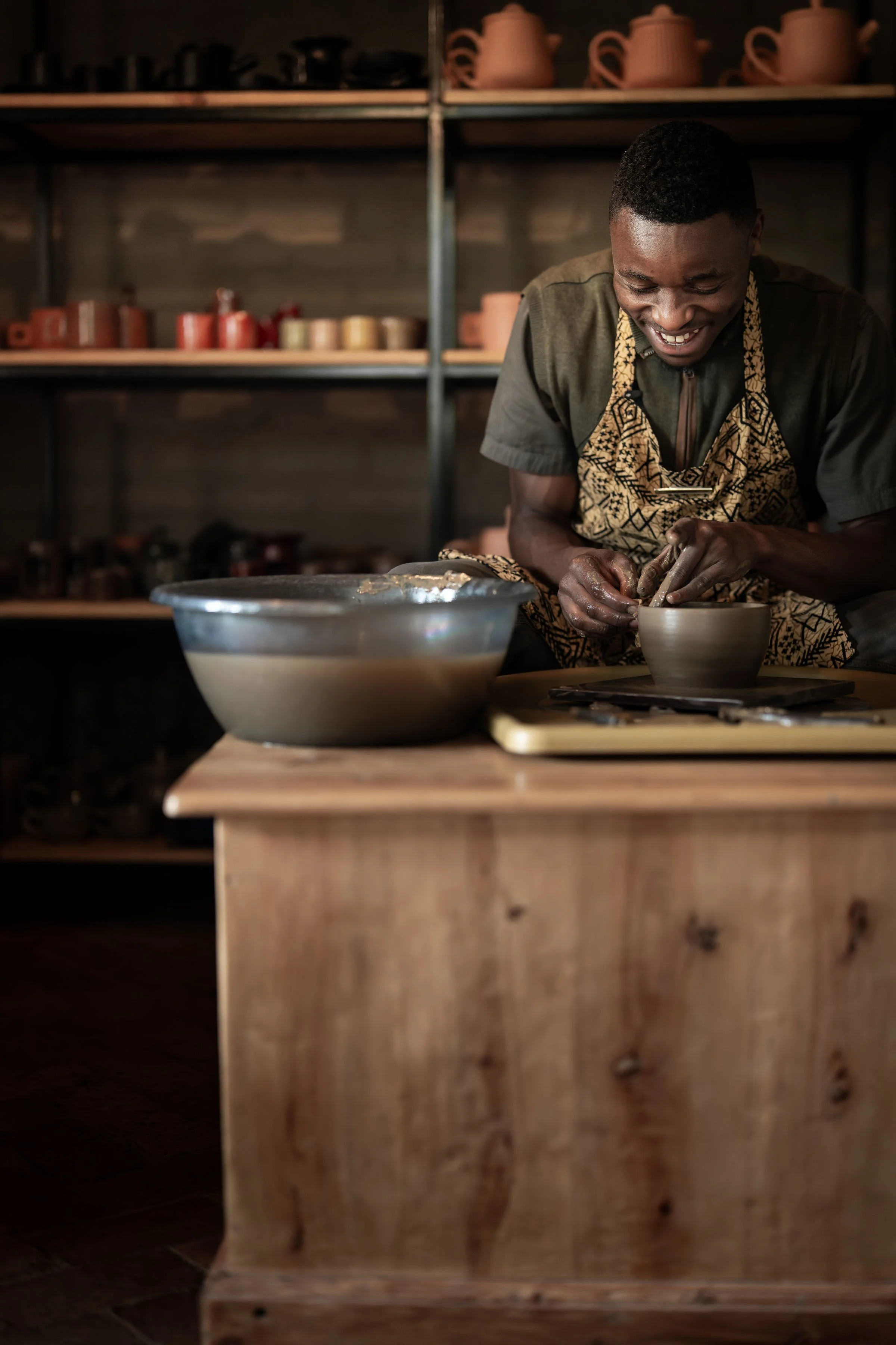 VolcanoesNationalPark_AkaraboNurseryandGarden_Pottery_Theo_Potter_RossCouper_A1_07758.jpg