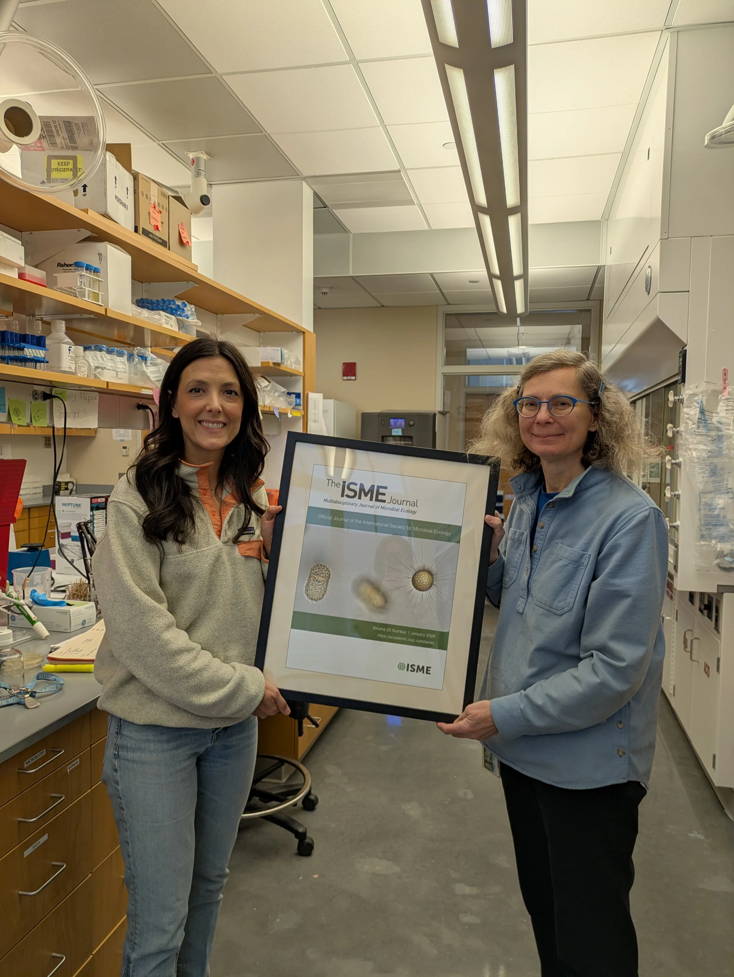 Our Morgan and Margarita (Marchetti Lab) won the cover image for ISME! -Click on the Image for the full story!