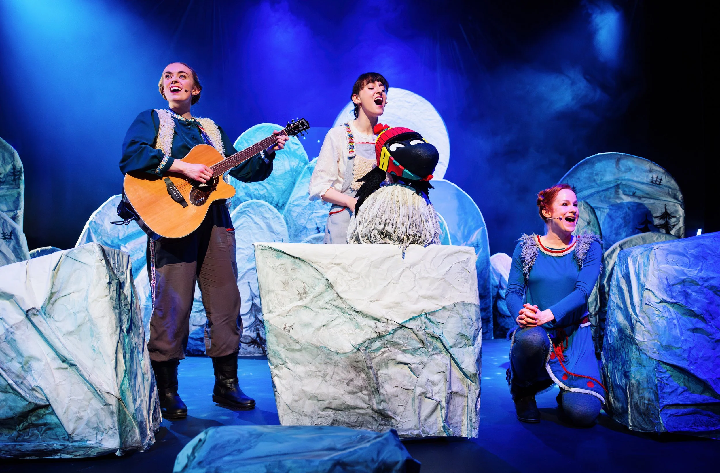 LAStheatre_TheLittlestYak@Marlowe_(c)Alex Brenner_6.jpg