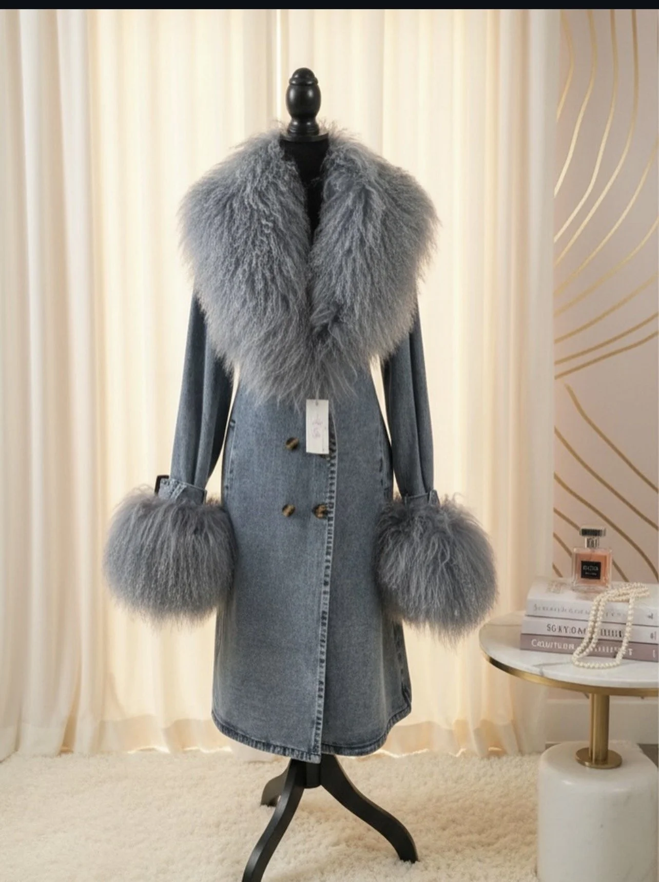 Castle 8 -  Luxe Trench