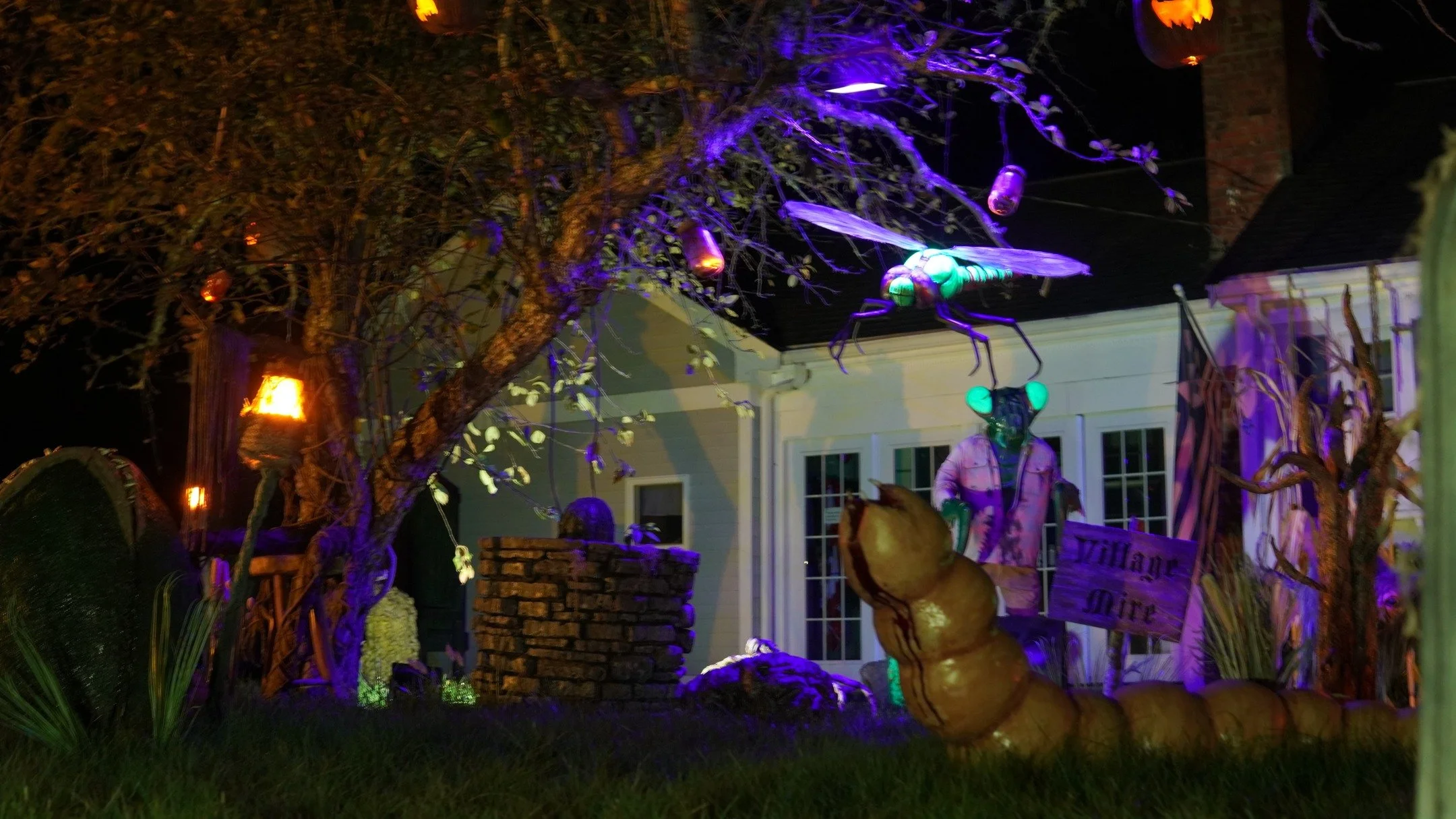 Groundbreakers view of the Mire

#halloween #homehaunt #homehaunter #yardhaunt #yardhaunter #halloweendecor #halloweendecorations #hauntpodcast #hauntcast #halloweendecoration #hauntedattractions #hauntedattraction #spookyseason #maker #makers #propb