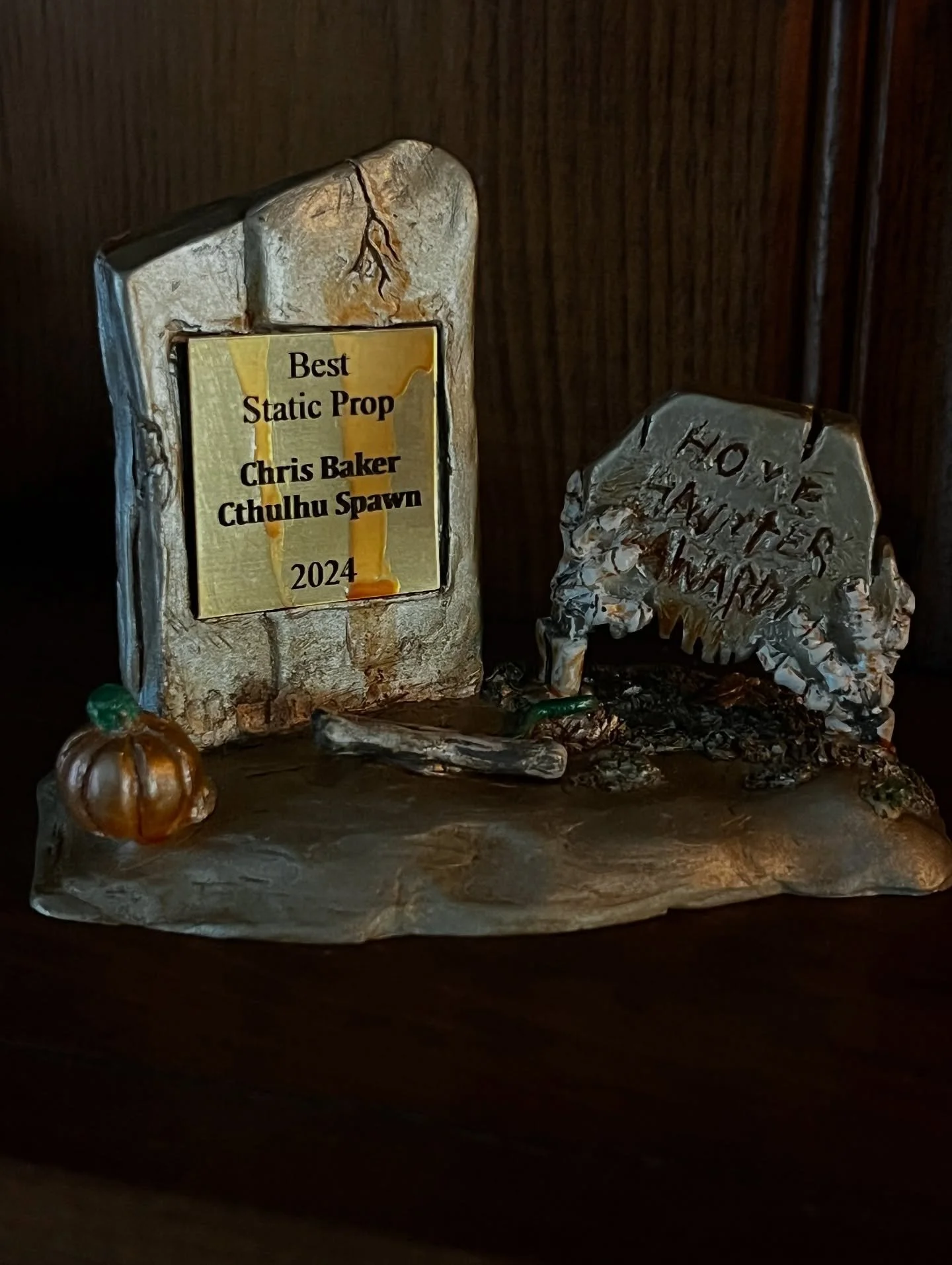 My major award arrived. Thanks to the Home Haunter Awards for the praise and accolades. #homehaunterawards #halloween #homehaunt #homehaunter #yardhaunt #yardhaunter #halloweendecor #halloweendecorations #hauntpodcast #hauntcast #halloweendecoration 