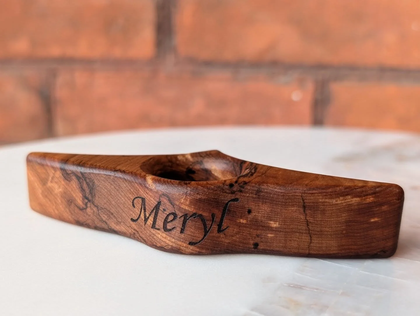 Recently started personalizing our Page holders for folks looking to make their christmas gifts even more special ❤️📖

.
.
.
.
.
.
.
.
#personalizedgifts #customgifts #nerdygifts #giftsforbooknerds #booknerds #pageholder #pageholders #canadianmade #