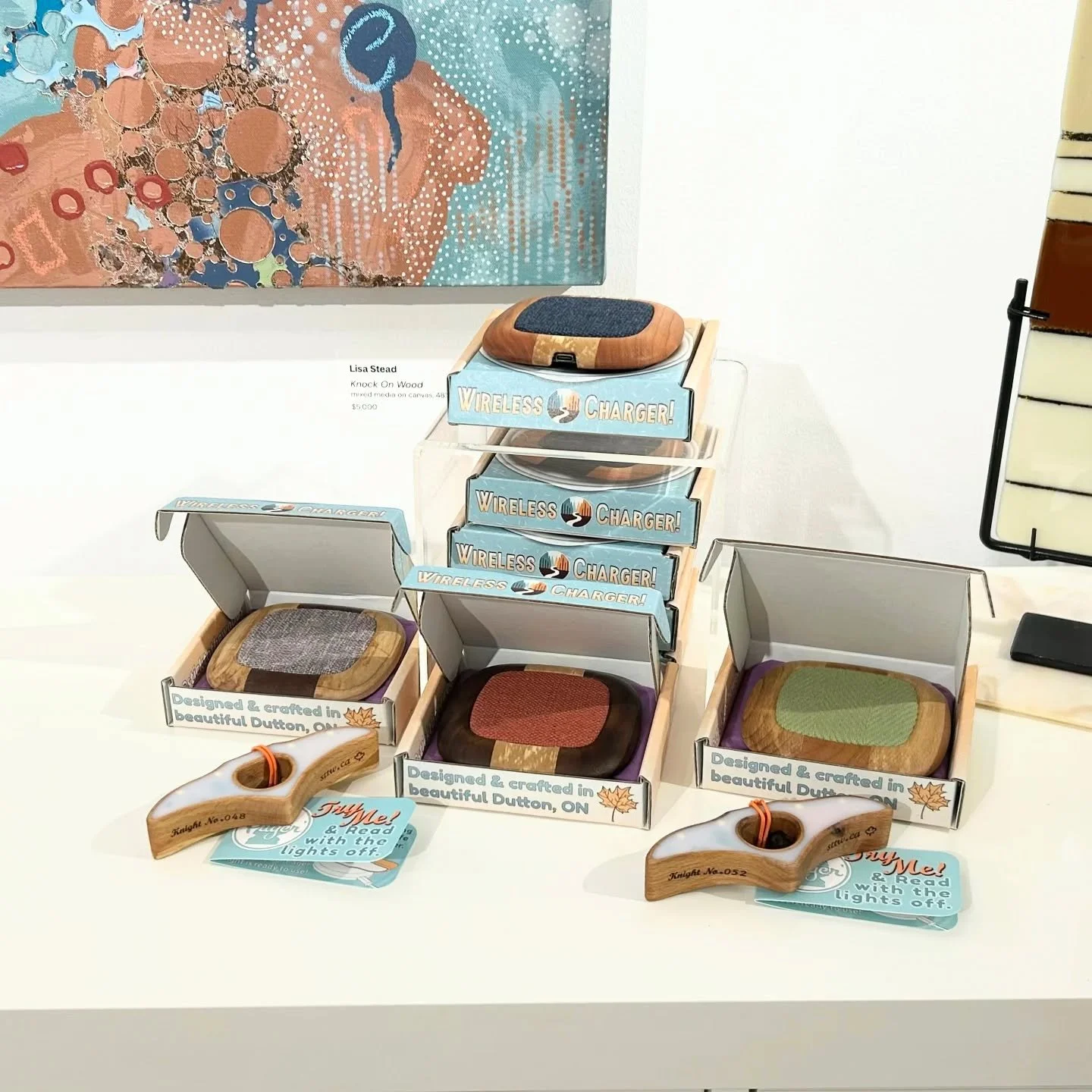It's an honour to share that our products are now available on the shelves of Museum London's gift shop @shopmuseumlondon! 🎁 You can find 'The Landing Pad' wireless charger and 'The Pager Knight' reading accessory at @museumlondon 🎨

We hold Museum