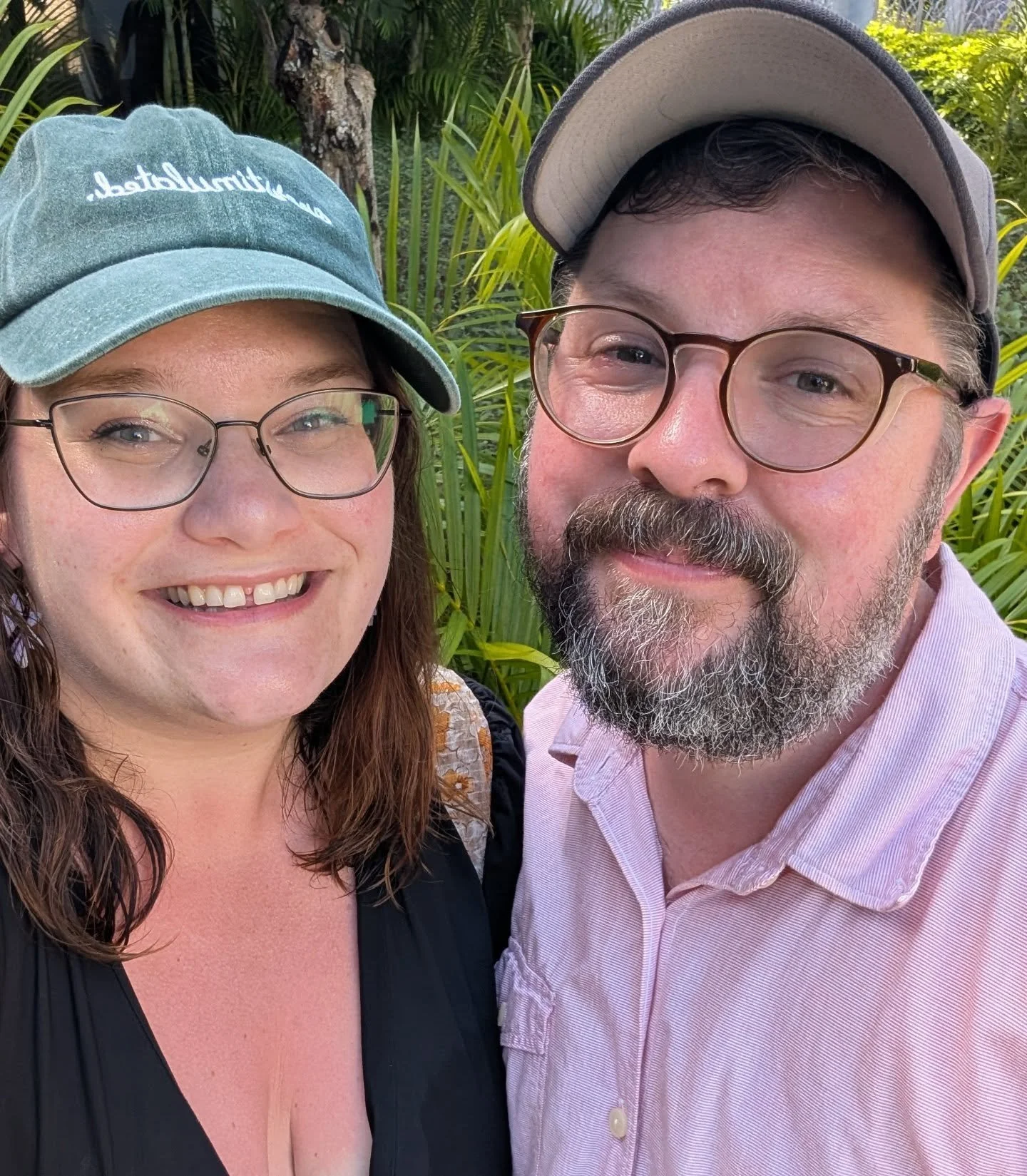 Hola! ☀️ We've just returned from a trip to Mexico that Tara's wonderful grandfather sent us on with a bunch of family this past week. We celebrated Dereck's birthday, took a margarita class, a tequila tasting, and learned how to make ceviche 🍅
Tara