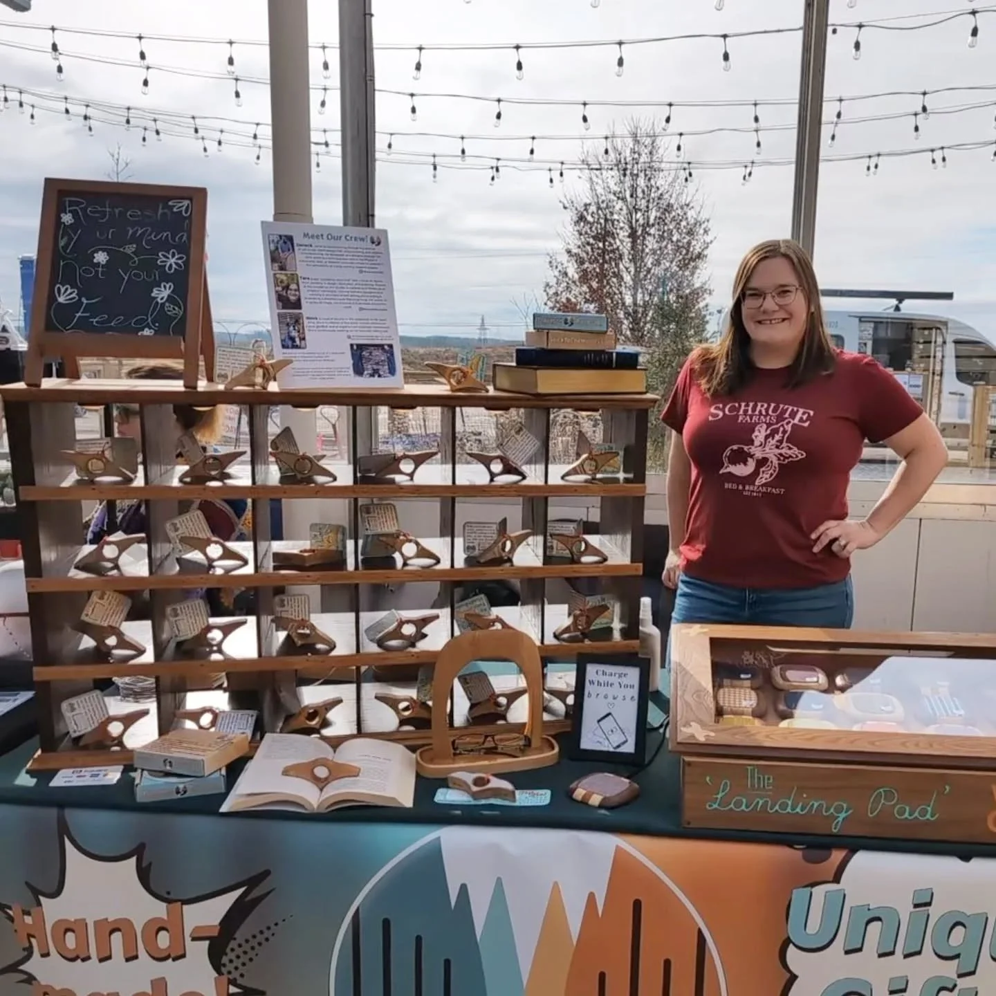 Books &amp; Blooms 🌼 Guelph, you were lovely! 

A huge thank you to everyone who stopped by our booth yesterday! It was a treat to connect with so many book and plant enthusiasts, and we were very excited to see some familiar faces and business frie