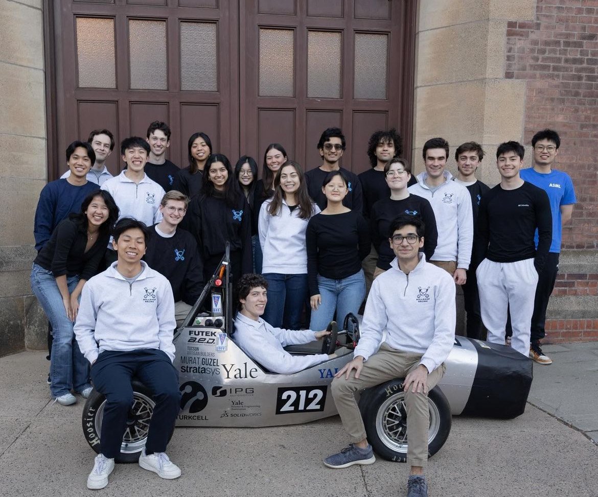 Group picture of Bulldogs Racing club members