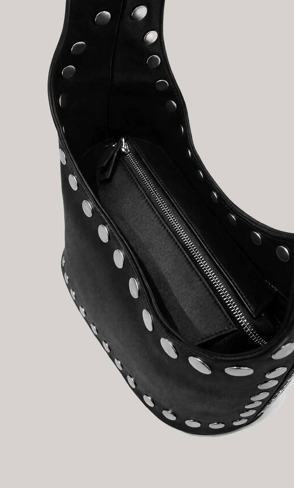 Maria tote - zip section - black copy.jpg