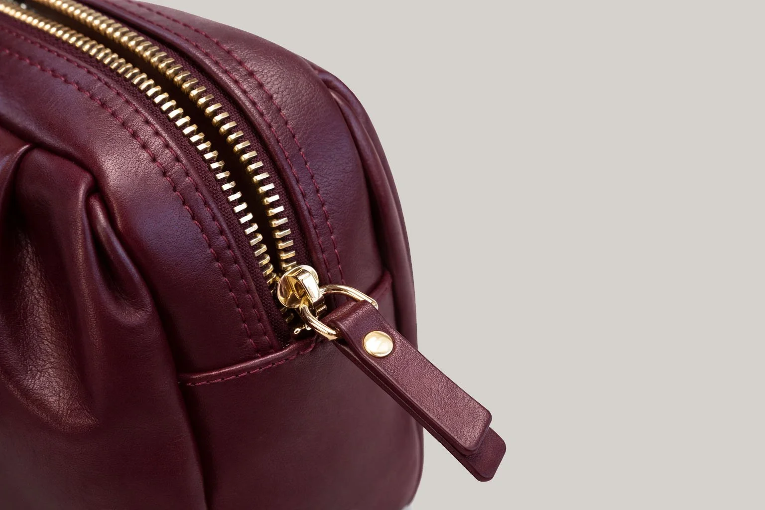 pleated bag - close up - burgandy.jpg