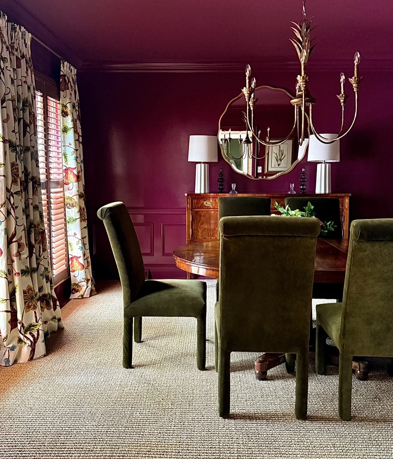 A moody dining room (ft. high-gloss plum walls &amp; green velvet chairs for the drama) 🍷

.

.

.

.

#InteriorDesign #Interiors #HomeDesign #EmilyVirginiaDesign #diningroom #highglosswalls #highgloss
#benjaminmoore #moodydiningroom #diningroomcolo