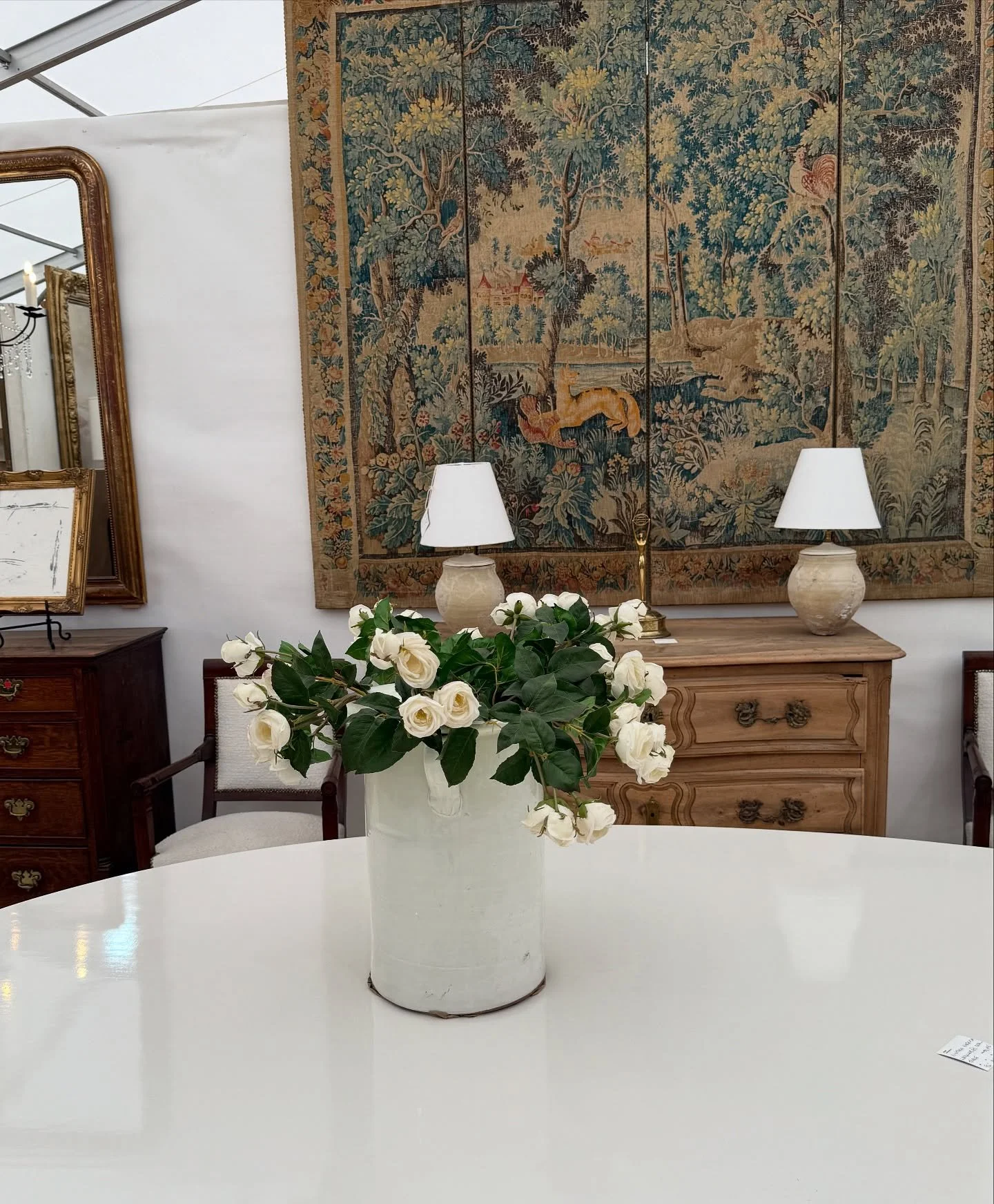 Scenes from Round Top Antique Show / Fall 2025 🍂☀️🪑

.

.

.

.

#EmilyVirginiaDesign #InteriorDesign #HomeDesign #HomeInspo #Interiors #RoundTop #RoundTopAntiqueShow #Marburger #MarburgerFarm #RoundTopMarburger #RoundTopFallShow #RoundTopTexas #An