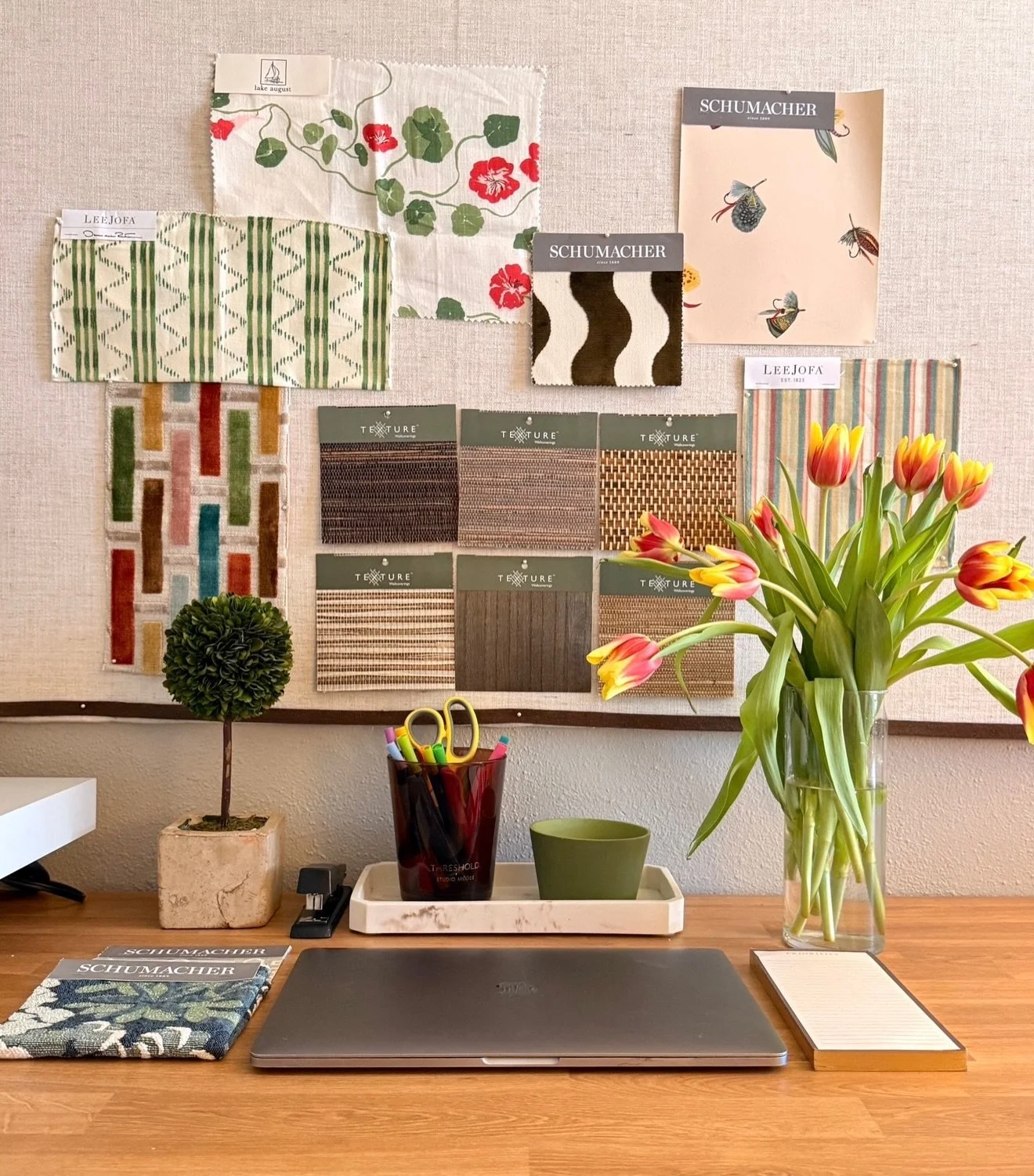 Office catch-up day 💻🌷

.

.

. 

#InteriorDesign #EmilyVirginiaDesign #Interiors #ATXInteriors #designinspᴏ