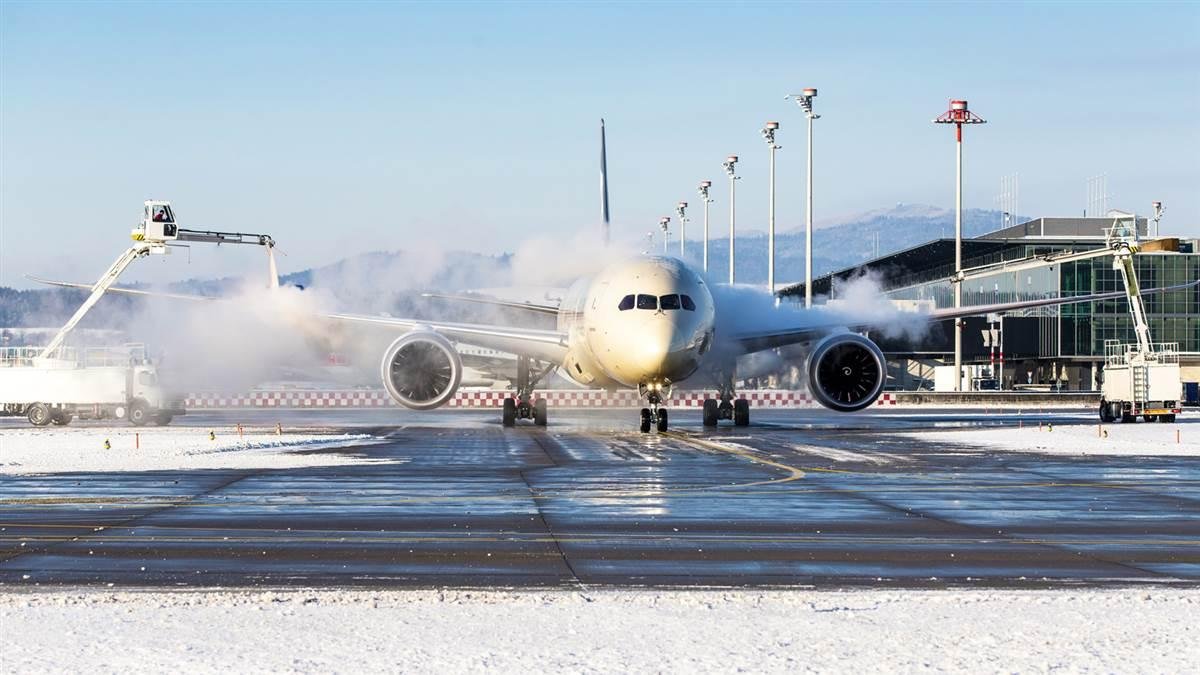 Why Winter is the Perfect Time to Start Flight Training in Iowa: 5 Advantages for Student Pilots