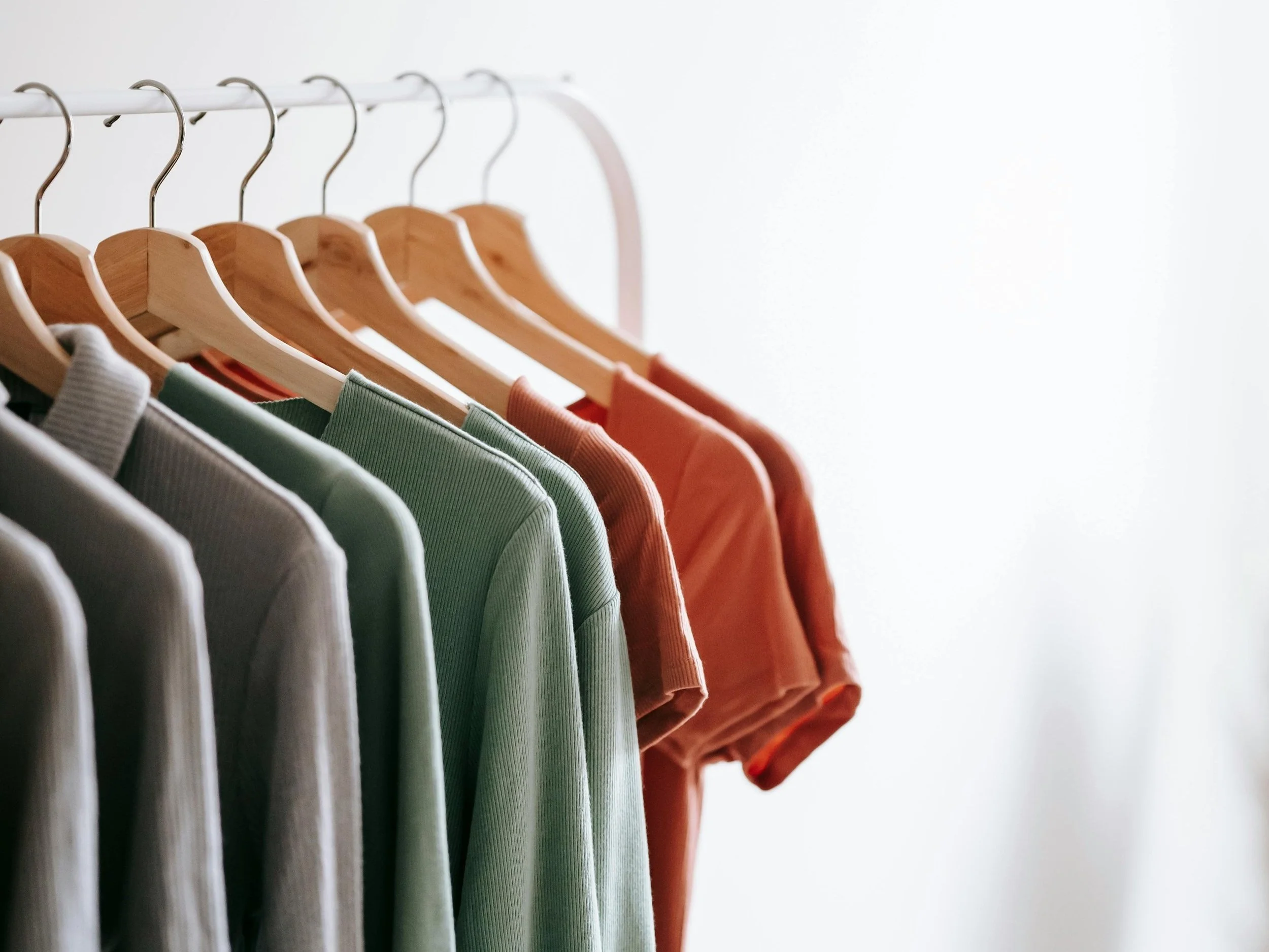 How to find private label products like custom beverages and branded apparel for your business