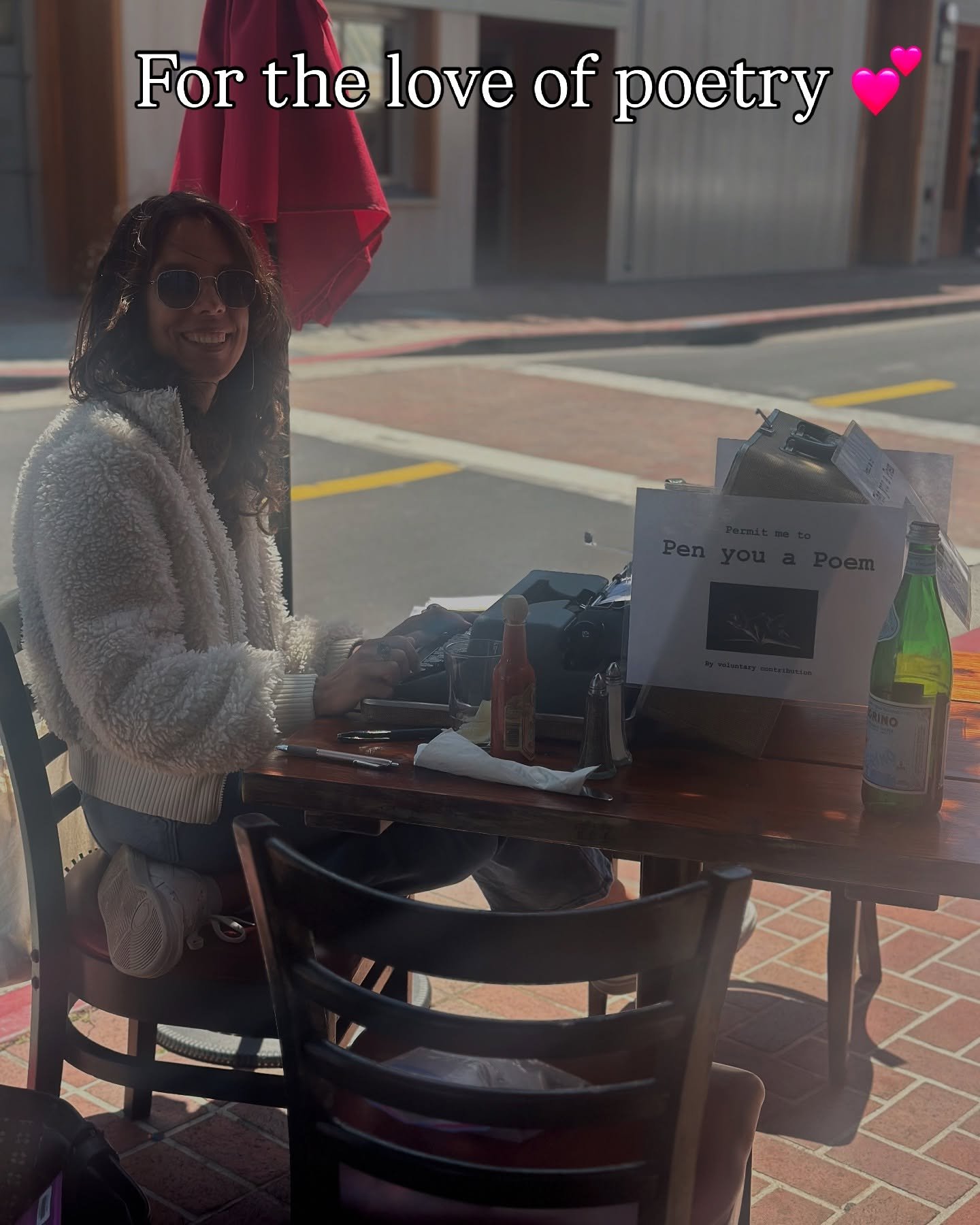 How sweet is this typewriter right now on Main St. Come out and say hi to @shalomlisa