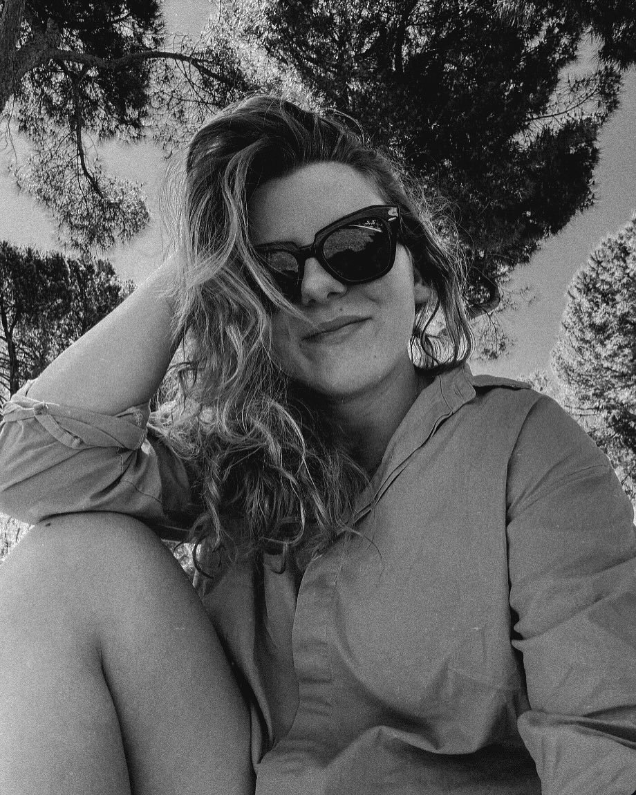 Prawdziwy luksus jest wtedy kiedy mogę wysuszyć włosy wiatrem, odciąć się od świata, zorganizować piknik pod drzewami z moimi ulubionymi ludźmi i słuchać na zmianę ptak&oacute;w, wody i książki, przeczytać nowy numer ulubionej gazety bez pośpiechu i 