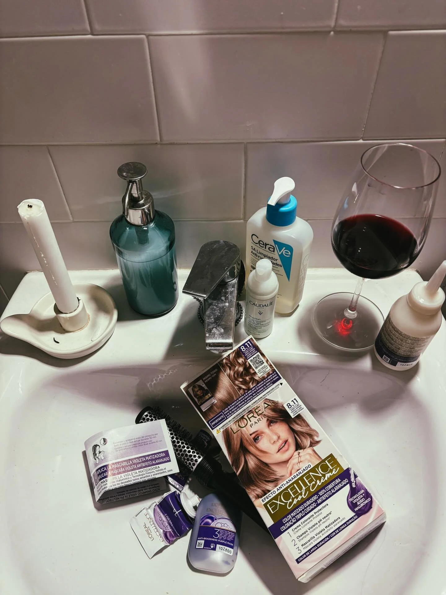 Co matki robią o 22:30 jak się nudzą? Mam nadzieję, że nie będę tego żałować rano&hellip; 
&bull; newhairdontcare &bull; style &bull; momevening &bull; lifestyle &bull; change &bull;