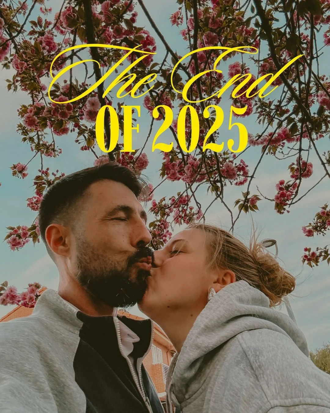 To był dziwny rok. Nie głośny. Nie efektowny. Raczej taki, kt&oacute;ry wydarzył się między jednym dniem a drugim - bez fanfar.
Przez długi czas myślałam, że byłam offline. Że nic szczeg&oacute;lnego się nie działo. Że życie toczyło się gdzieś obok, 