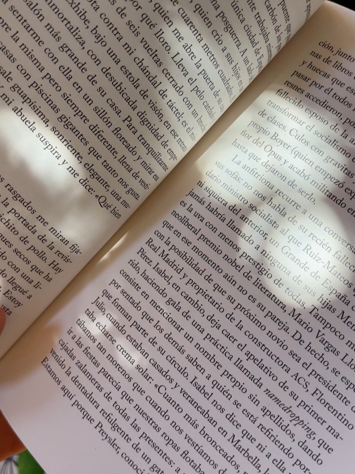 P&oacute;łmetek lata za nami.
Już jestem chyba gotowa na jesień, ukochane swetry i maraton Harrego Pottera, ale p&oacute;ki za oknem wciąż 40 stopni to jeszcze sobie poflirtuje z tym latem, tak na zapas.

To lato jest wyjątkowe bo po raz pierwszy od 