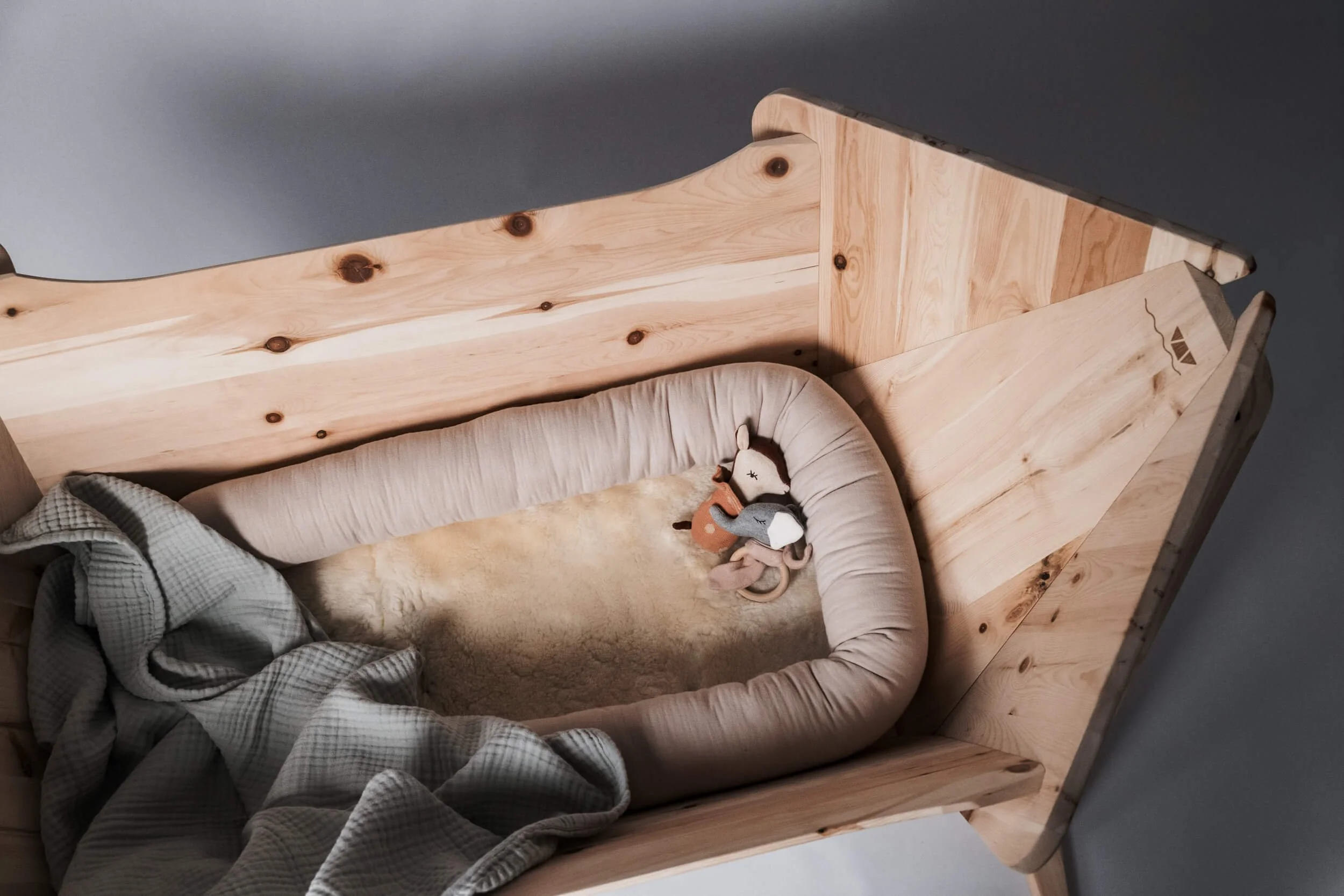 baby-haengewiege-holz-natur-inspiration-wiegenliebe.jpg