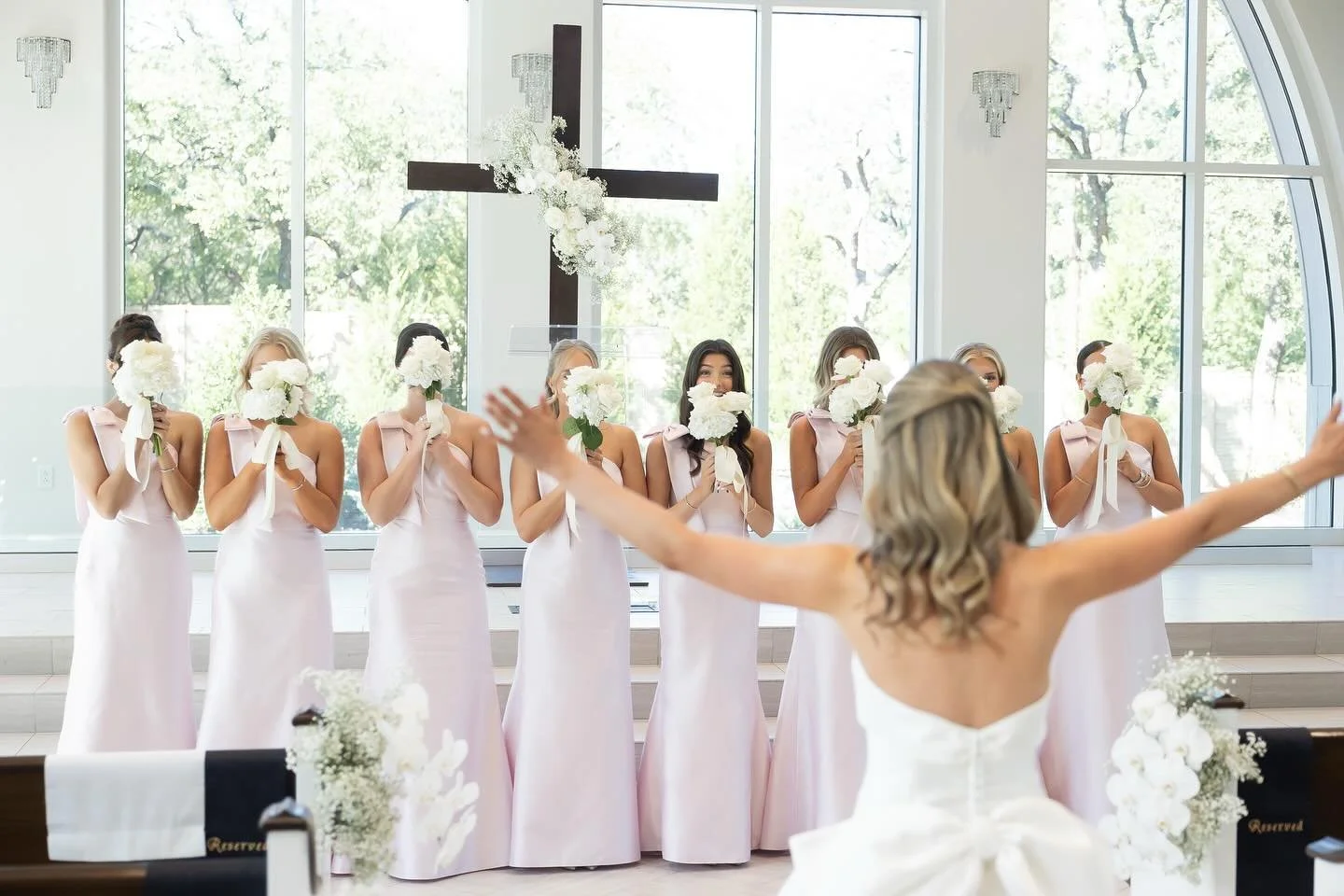The sweetest moment ✨ Bella&rsquo;s bridesmaids&rsquo; first look says it all &mdash; pure joy, happy tears, and so much love for their girl 🤍 From soft glam to timeless elegance, this reveal was straight out of a dream.

#dallasbride #dallaswedding