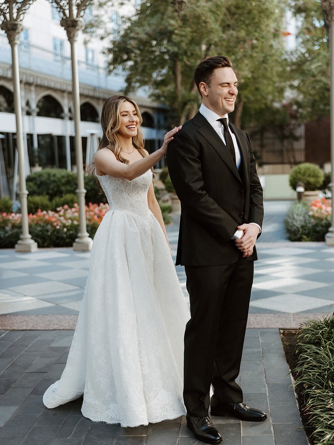 Nothing compares to a first look ✨
Eliese stepped out in the softest waves, glowing skin, and a lace gown that honestly felt made for her.
And the way he looked at her? Pure magic.

#dallaswedding #firstlookmoment #dallasbridalhair #dfwmakeupartist #