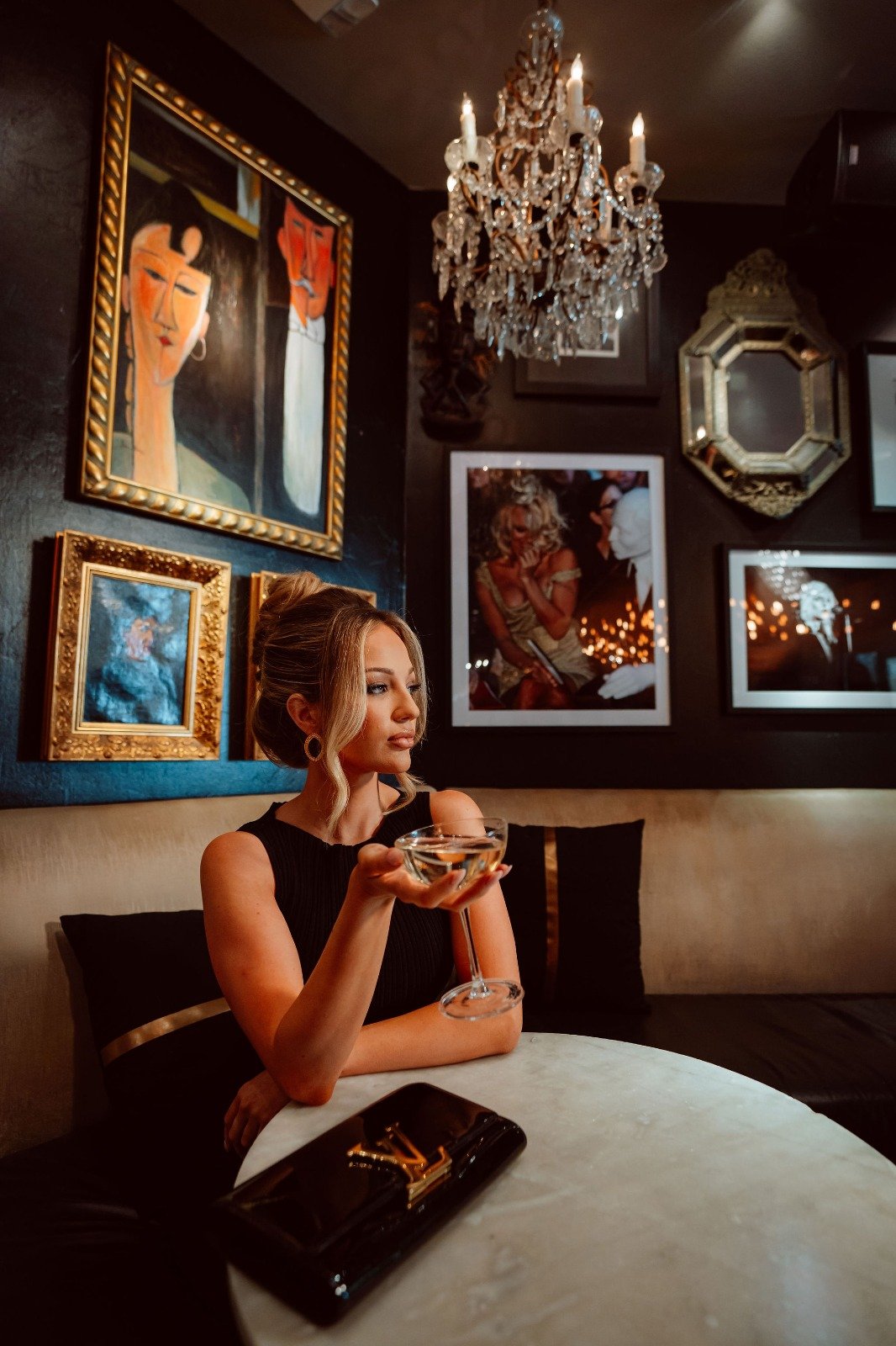 Holiday Glam Guide: 3 Stunning Dinner Party Looks to Shine This Season!