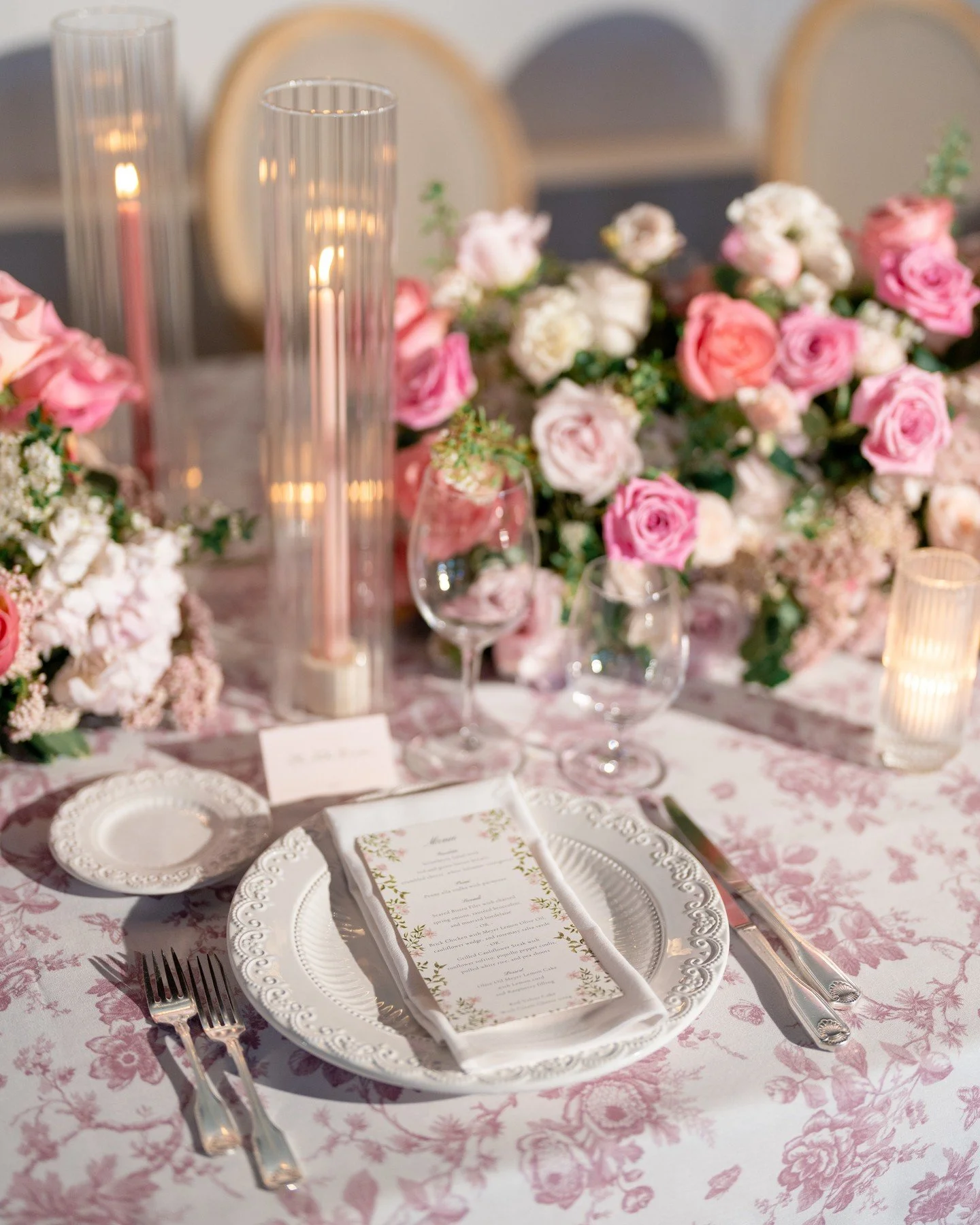 Perfectly pink at @viansawinery

Planning: @asavvyevent
Photography: @paigevaughnphoto
Florals: @thewildfleur_co
Rentals: @encoreeventsrentals @hensleyeventresources
 #florals #instapink #eventplanner #catering #winecountrywedding #elegant #weddingta