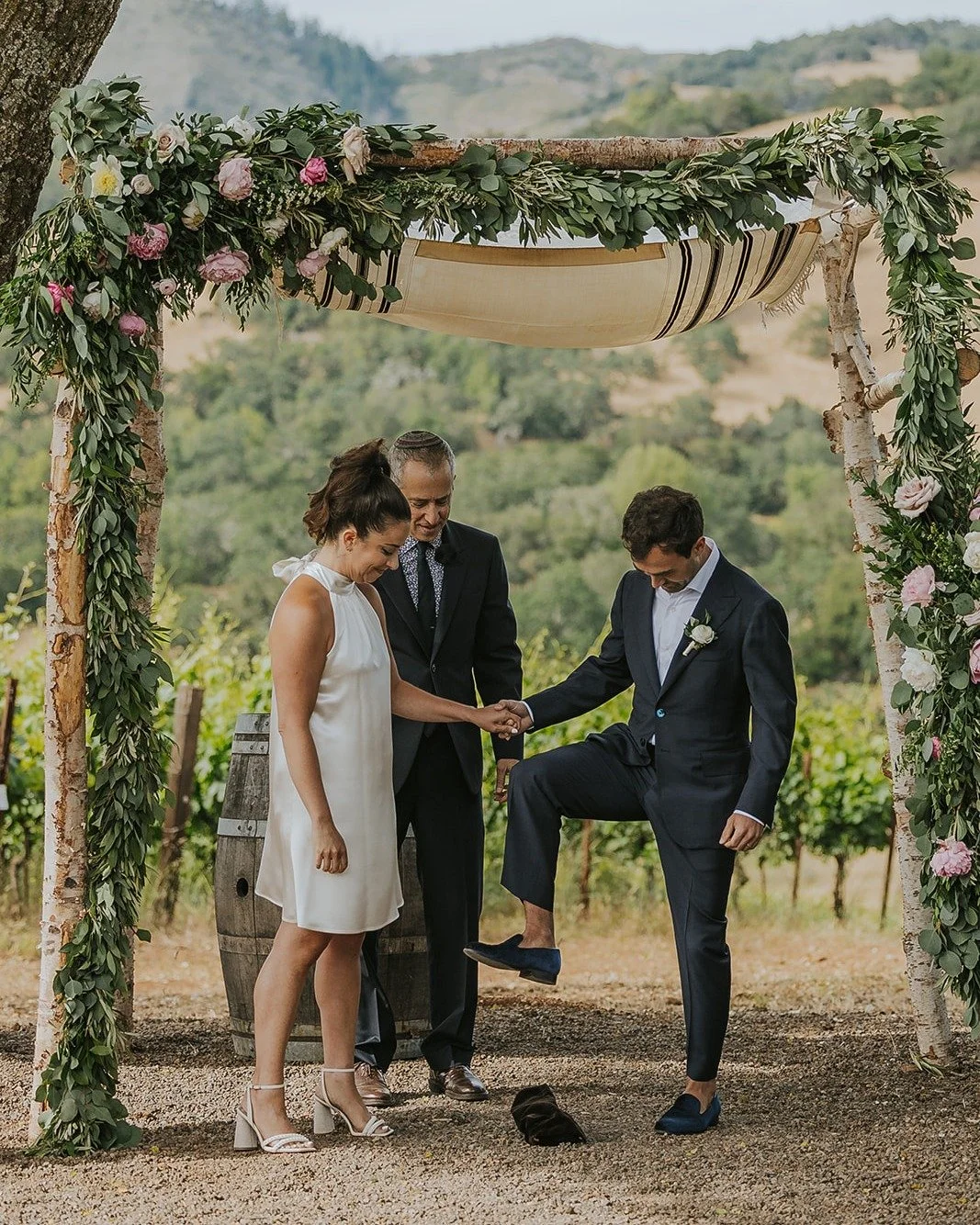 As we light the menorah and celebrate the season of miracles, we&rsquo;re grateful to share in the joy of your holiday gatherings. Wishing you a happy and peaceful Hanukkah! 🕎✨ 

Photographer: @rebeccaskidgelphoto
Venue: kunde winery
Planner: @quint