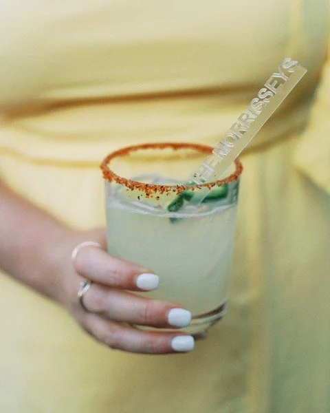 We Love how this couple used pops of green, yellow, orange, and fresh fruit to bring in that fresh spring-like feeling!

Planner: @ohsplendidday
Venue: @viansawinery
Photographer: @laurenleephotography
Catering: @ParkAvenueCatering
Florals: @lebouque