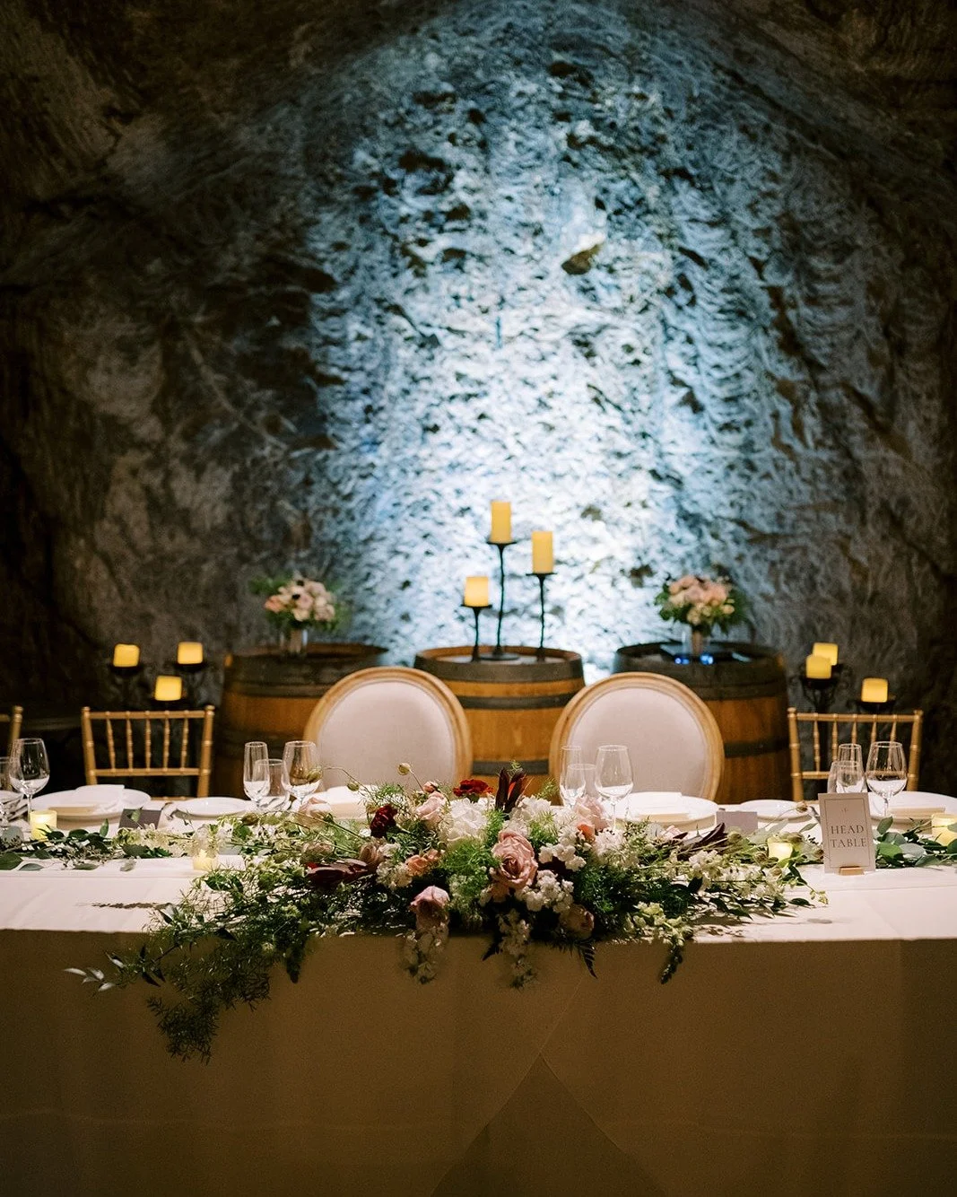Dreaming of a wedding in the wine caves? Look no further than @hansfahden ✨

Planner @radiant_weddings_and_events_
Rentals @brighteventrentals
Florals @pedyspetals
#winecavewedding #hansfahden #winecountry #weddinginspiration #eventscatering