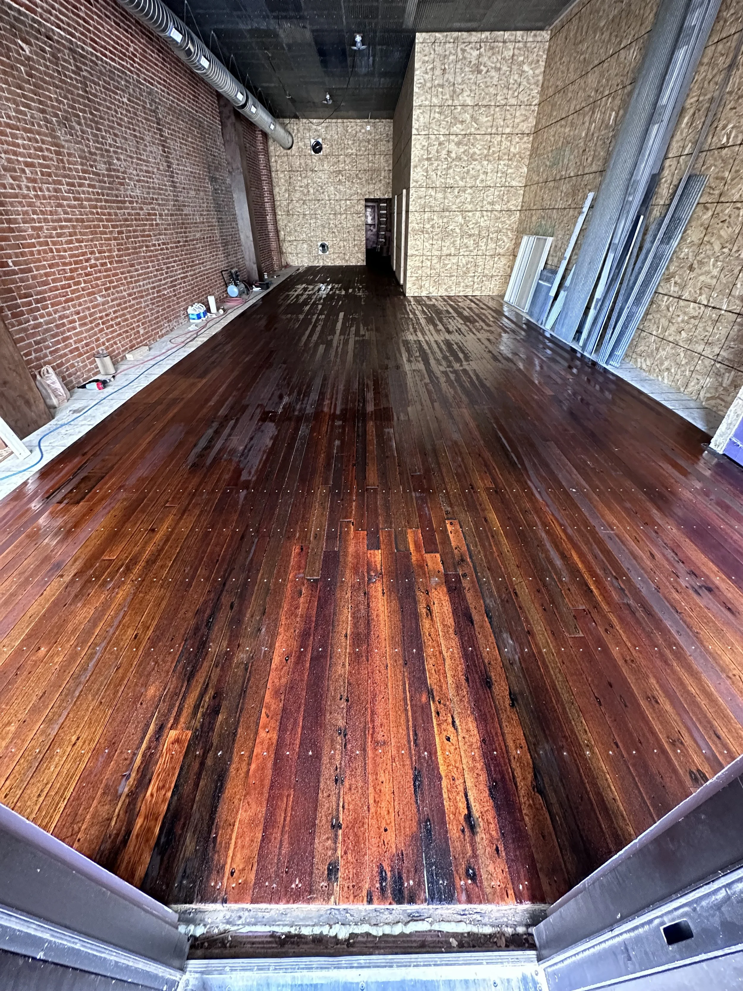 81 Main Front room floor pic.JPG