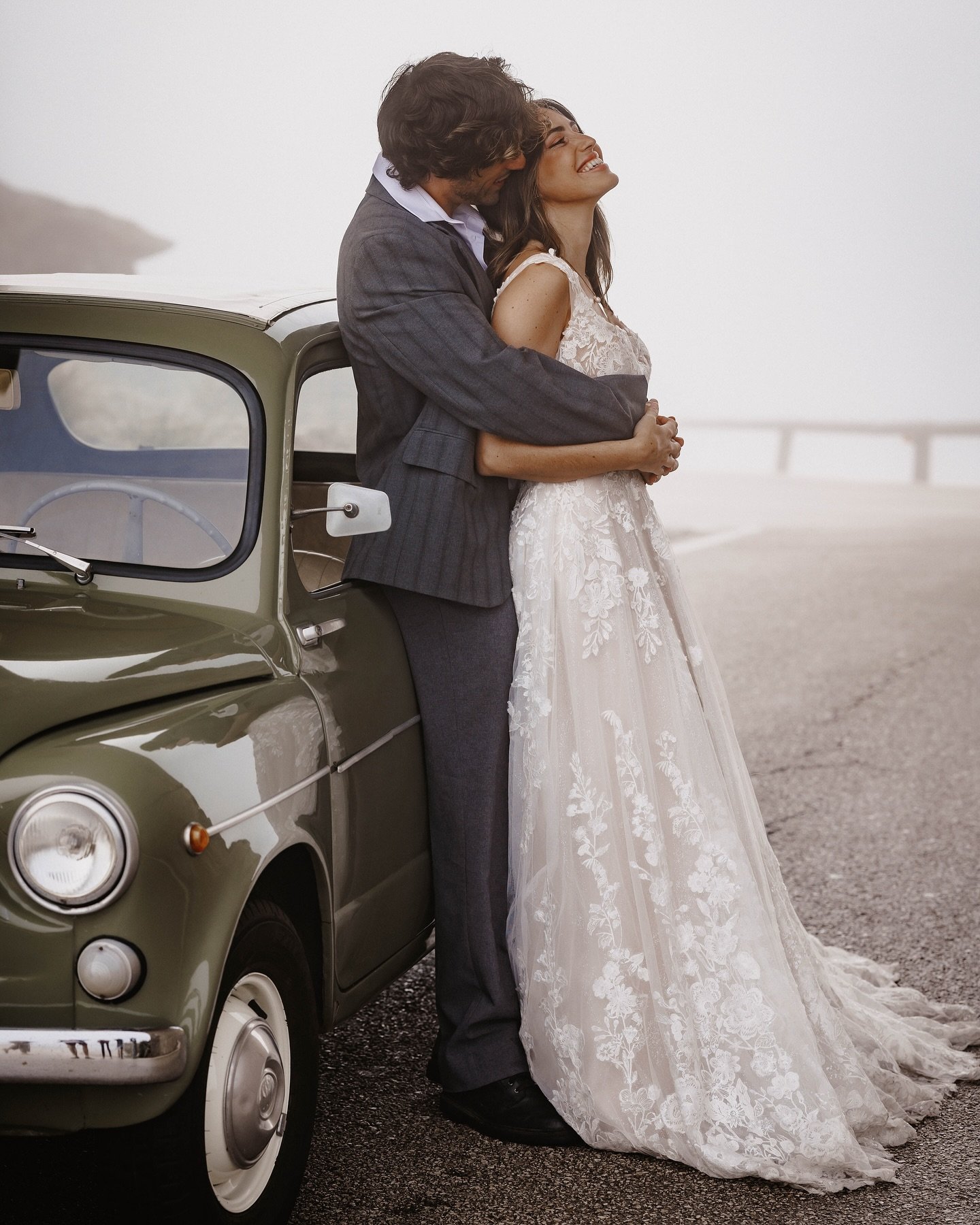P + A 🥂

Organization: @couplegoalsmallorca
Classic car: @classiccarspalma
Jewelry: @dalou_jewelry
Stationery: @wild.plans.wedding
Dress: @iay_iamyours
Couple: @bubble___couple 

#wedding #bride #groom #weddingday #braut #br&auml;utigam #hochzeit #p