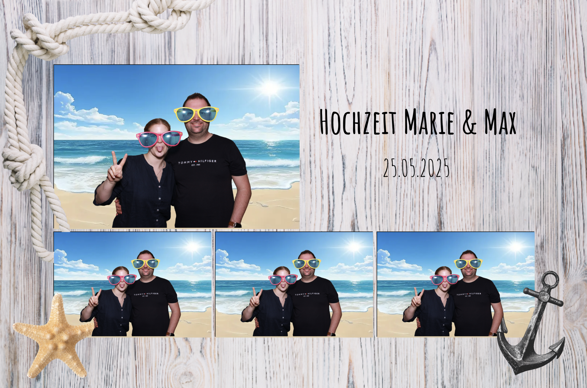 Süßes Foto von einem Mann und einer Frau am Strand, beide tragen bunte große Sonnenbrillen, in der linken Hand machen sie das Peace-Zeichen, im Hintergrund der Strand und das Meer, mit einem digitalen Rahmen im maritimen Stil, inklusive Seestern, Ankerrand und Holzoptik, mit der Aufschrift 'Hochzeit Marie & Max' und dem Datum 25.05.2025.