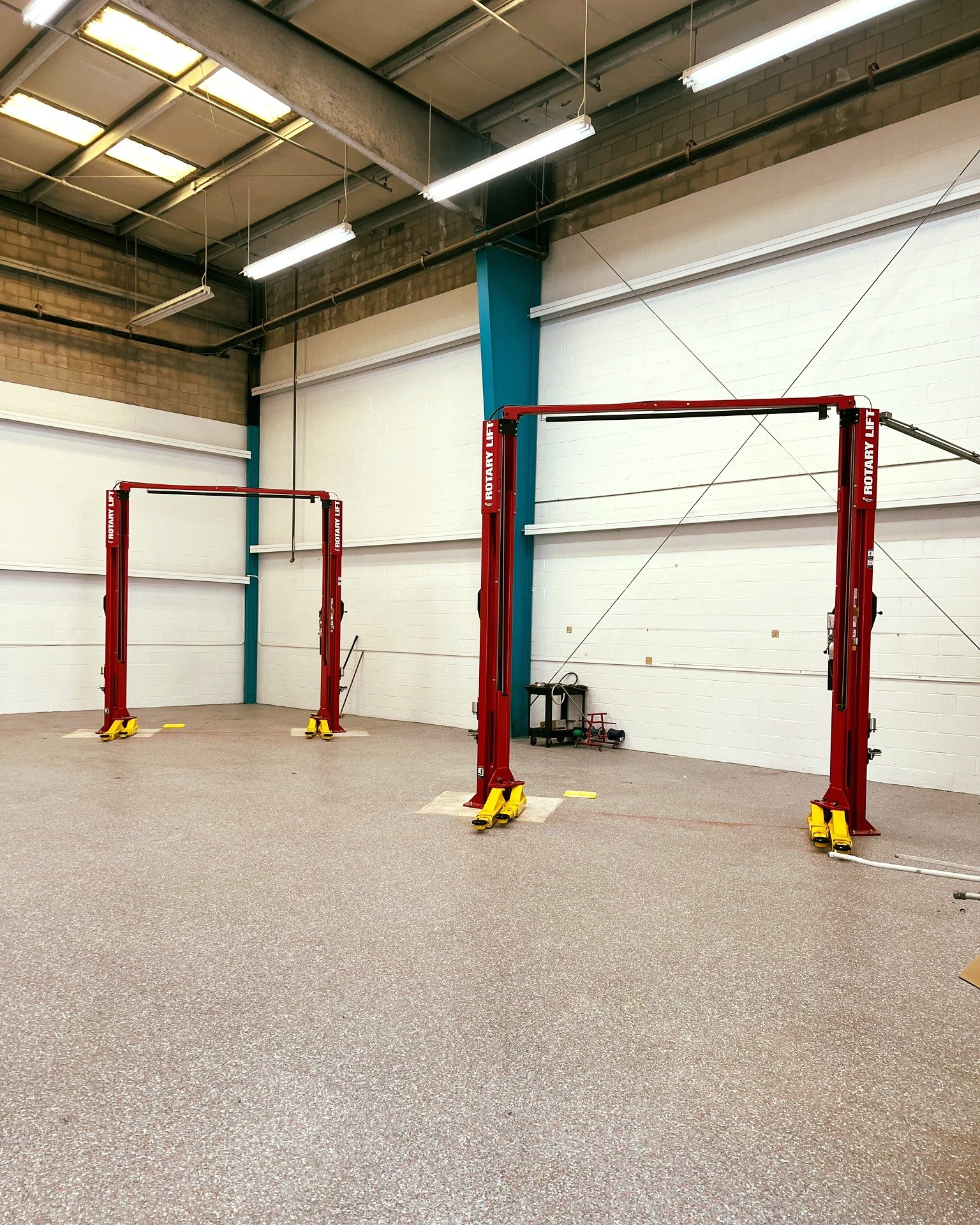 Two-post lifts installed at Tech Motors (Collision Technical Services) in Kalihi ⚙