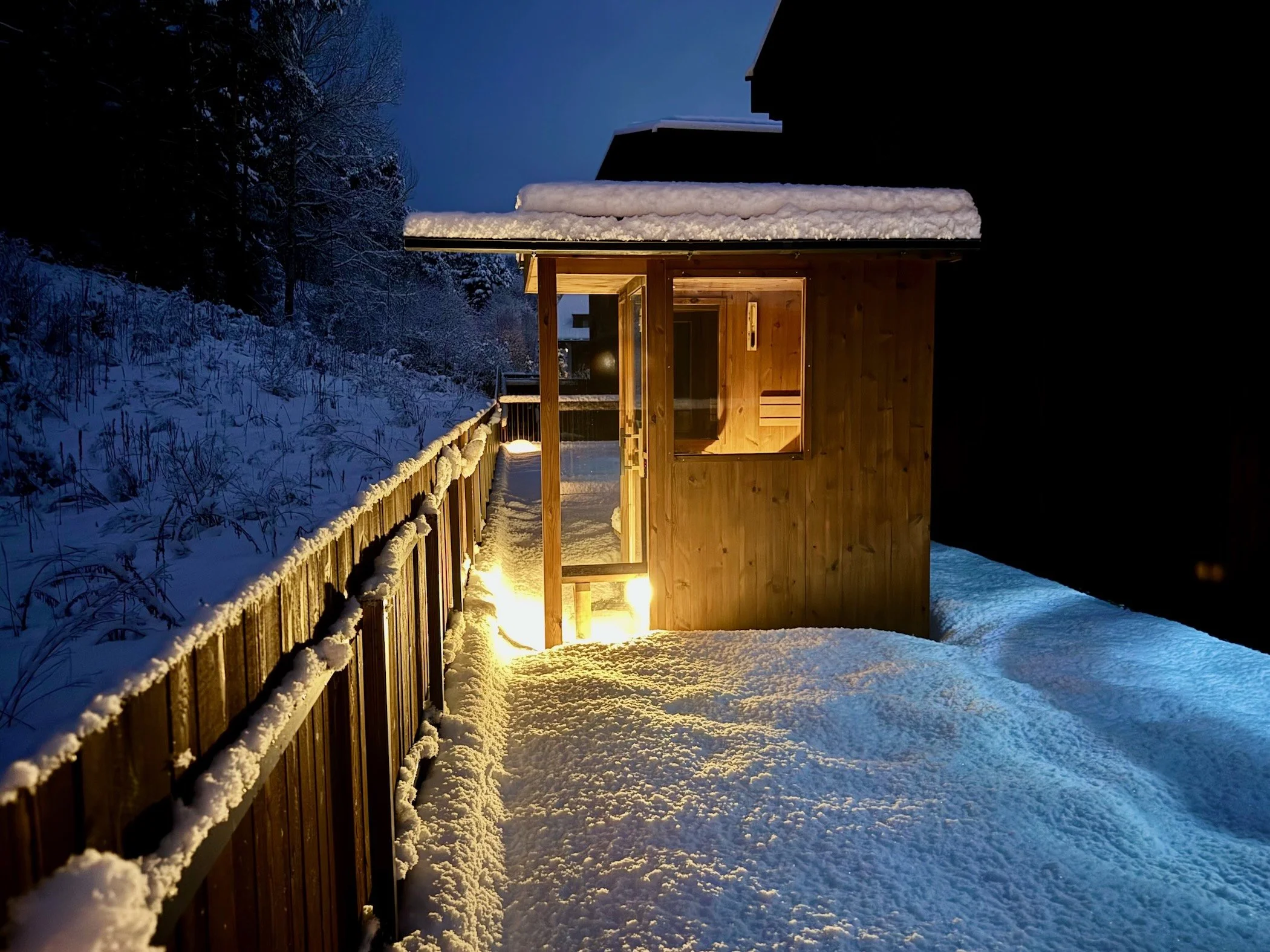 sauna-snow2.jpeg